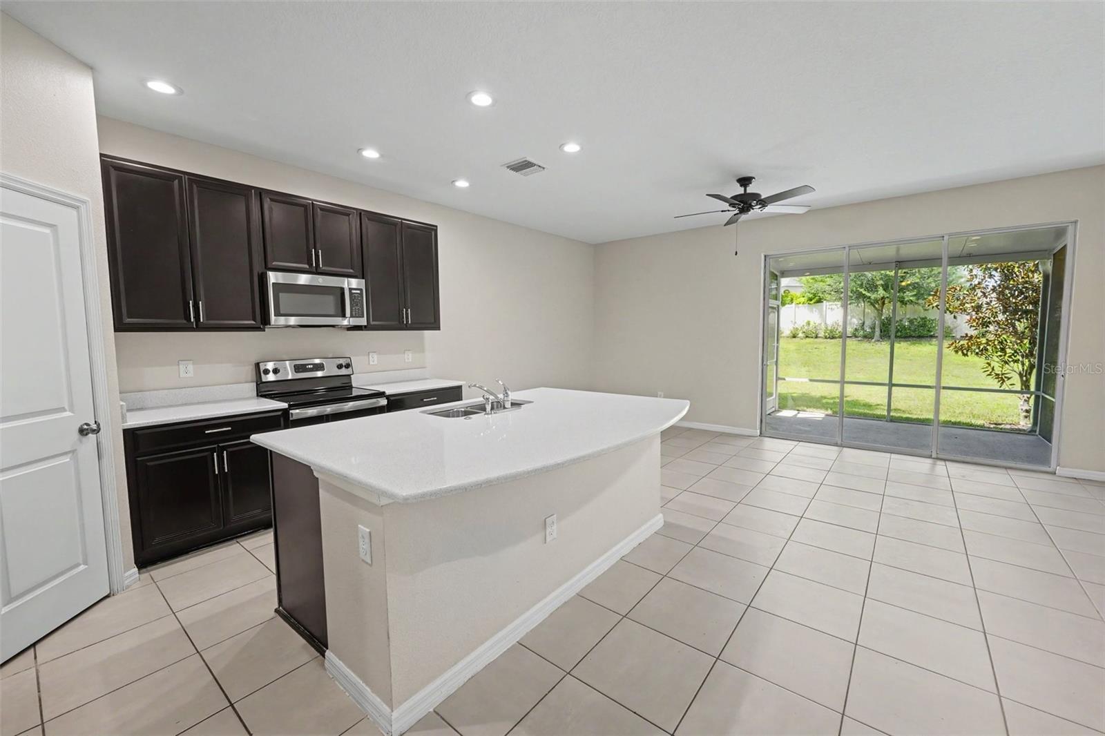 6116 WILLOWSIDE ST — photo 4