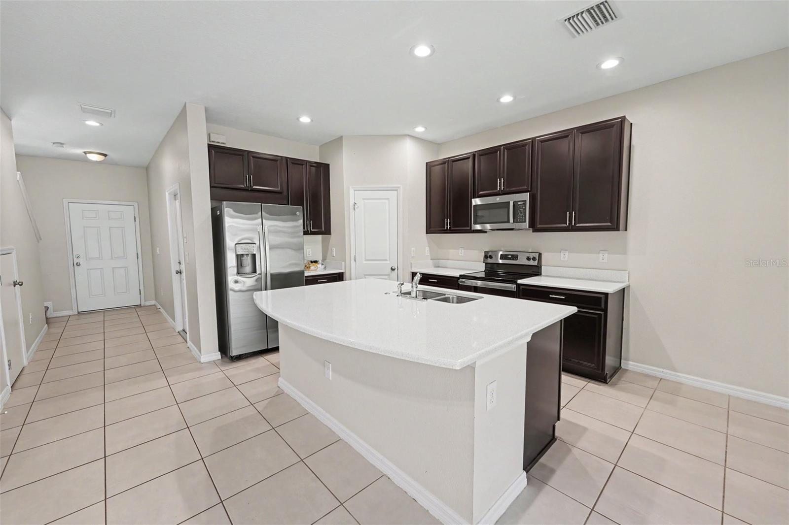 6116 WILLOWSIDE ST — photo 2