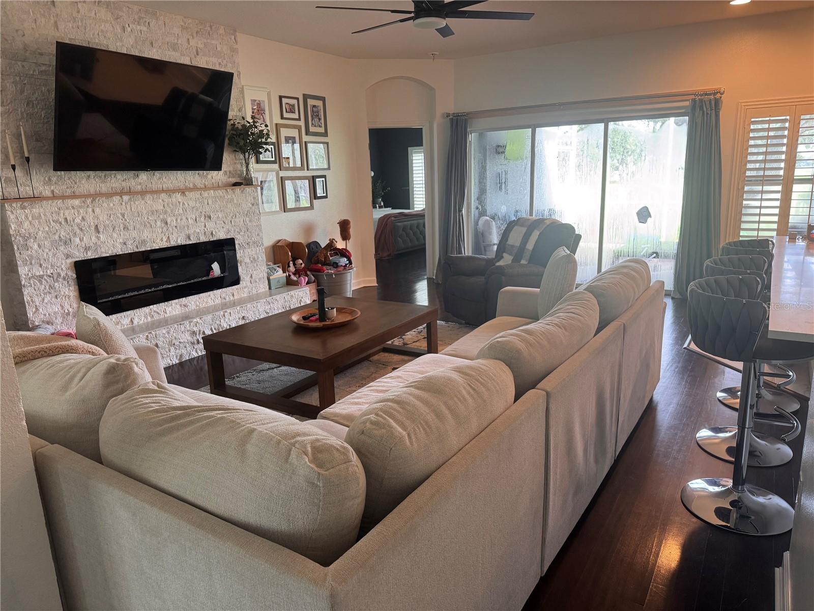 1322 EMERALD HILL WAY — photo 2