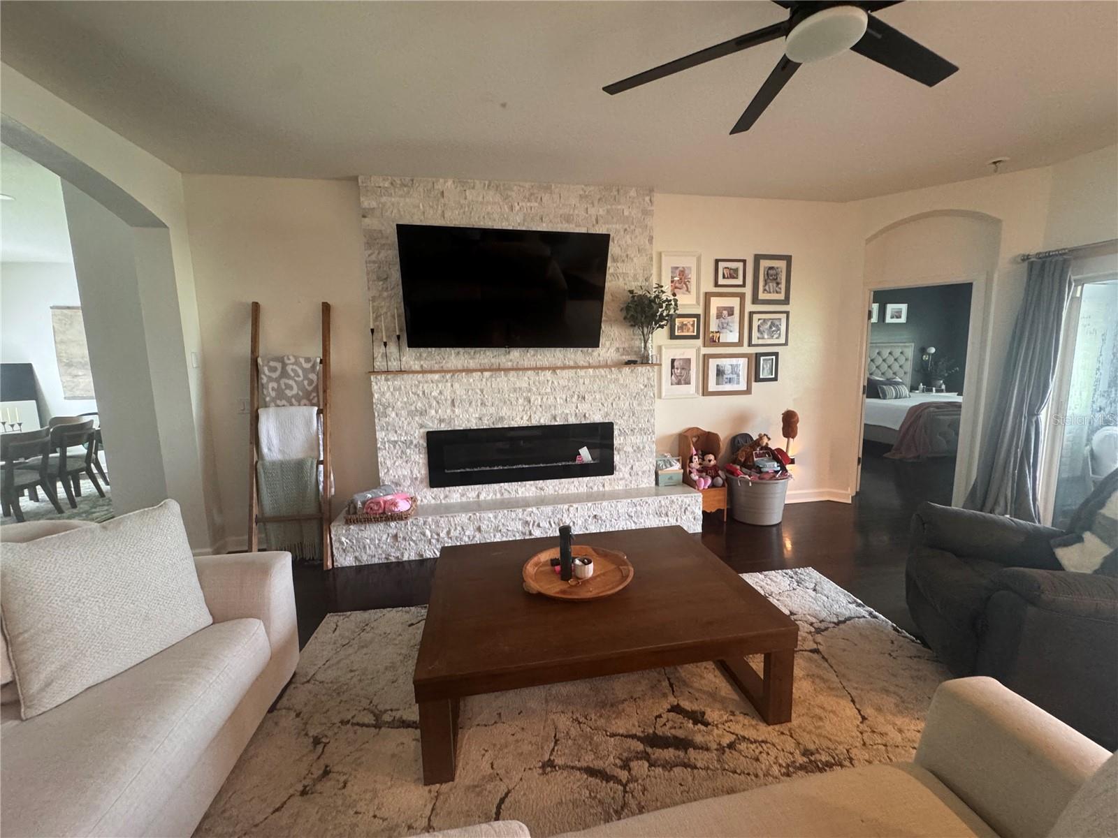 1322 EMERALD HILL WAY — photo 3