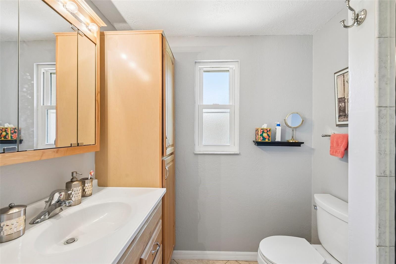 106 ALGIERS DR — photo 22