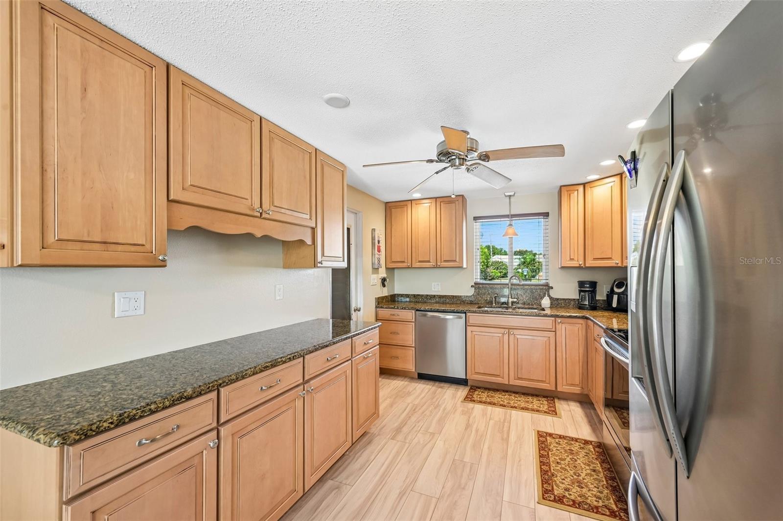 106 ALGIERS DR — photo 9