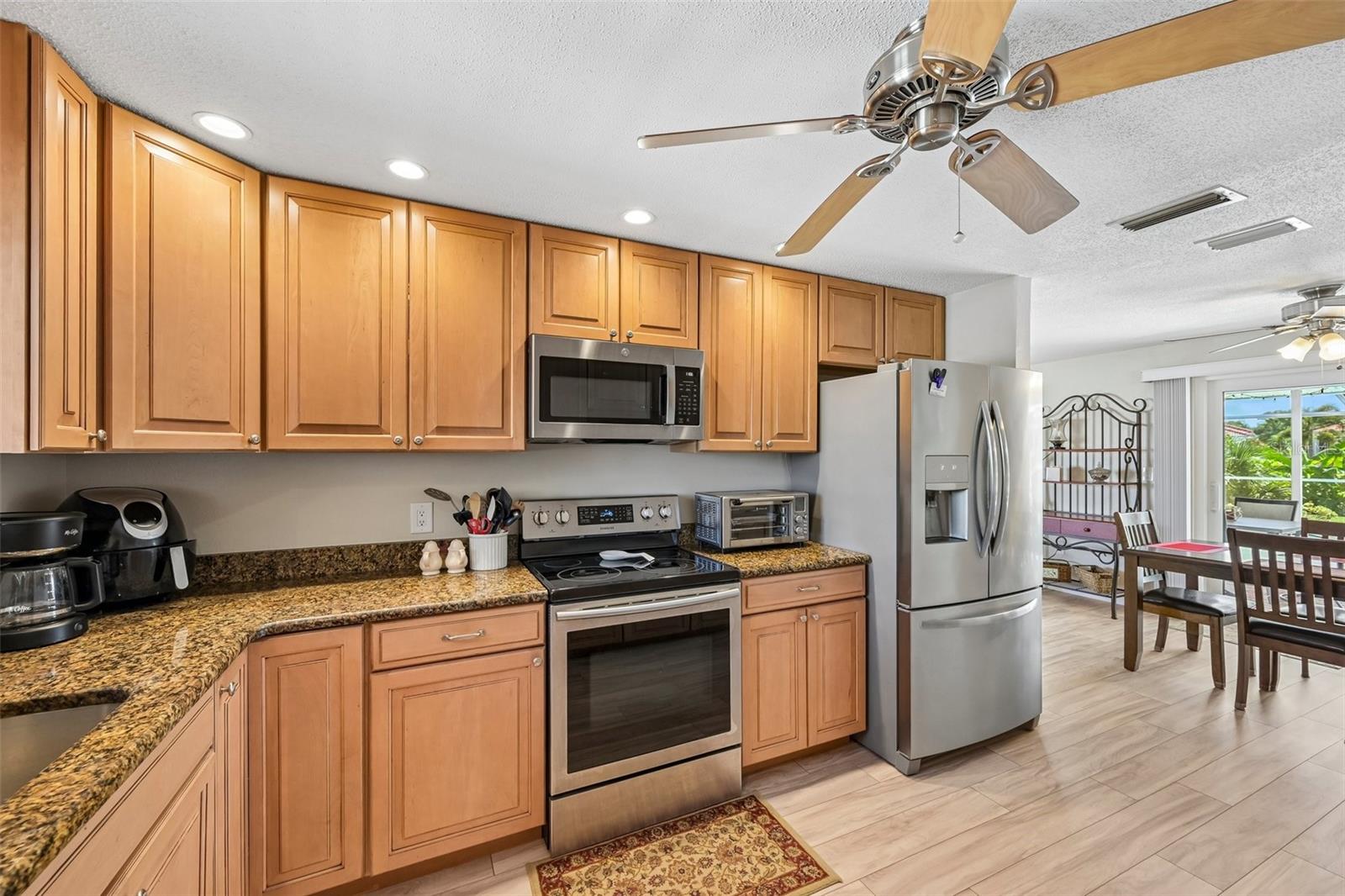 106 ALGIERS DR — photo 10