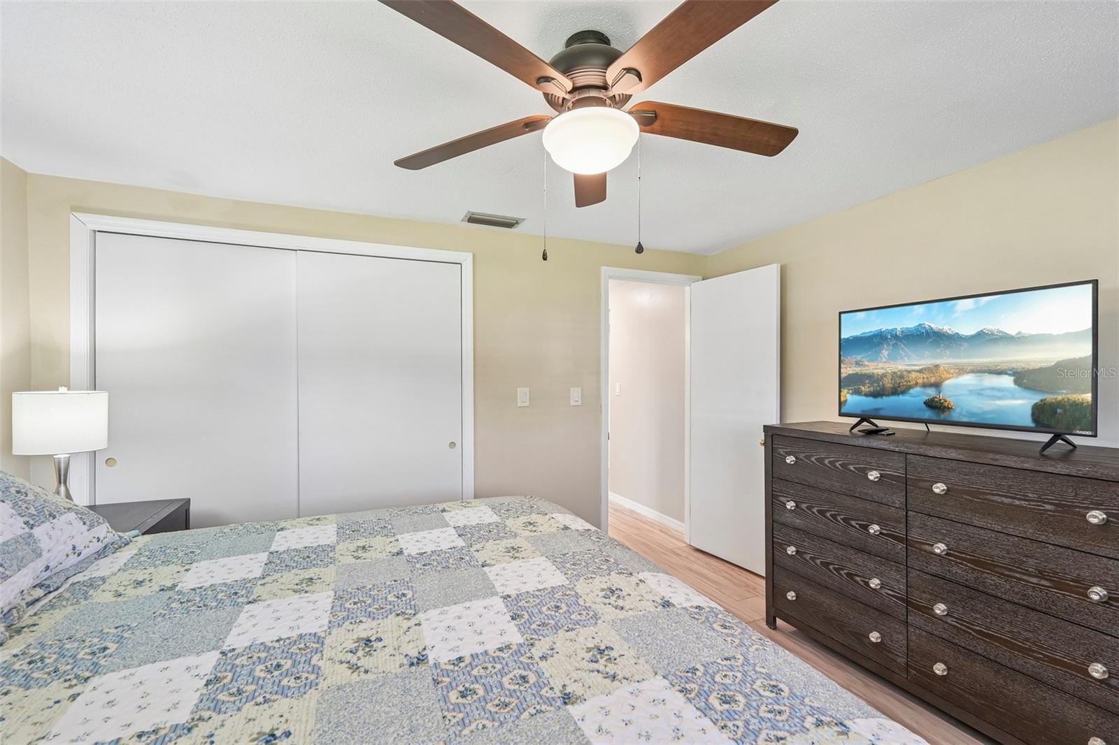 106 ALGIERS DR — photo 12