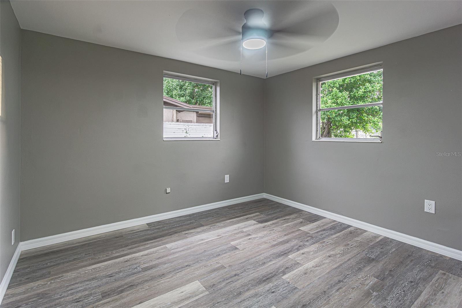 4901 DAPHNE ST — photo 15