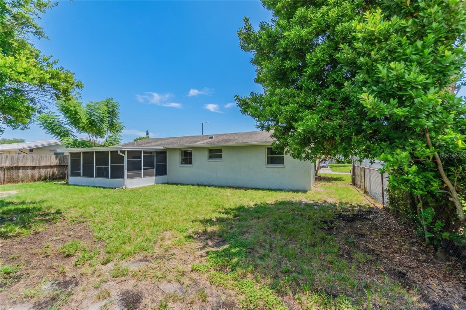 4901 DAPHNE ST — photo 18
