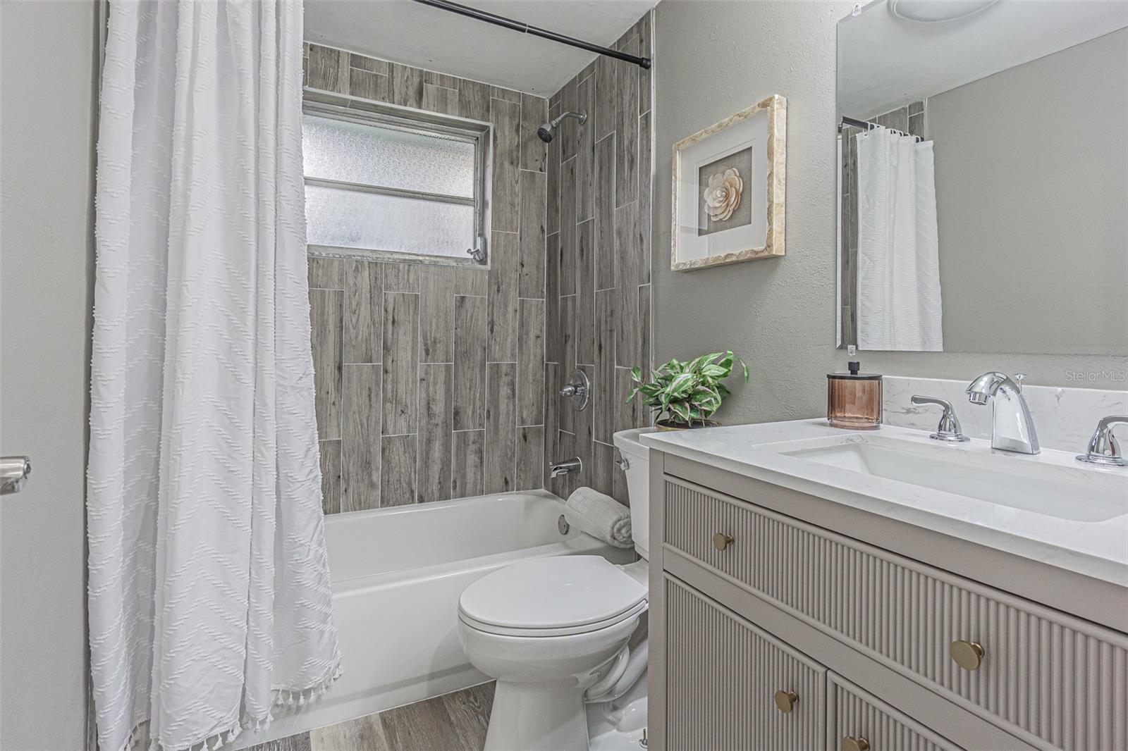 4901 DAPHNE ST — photo 14