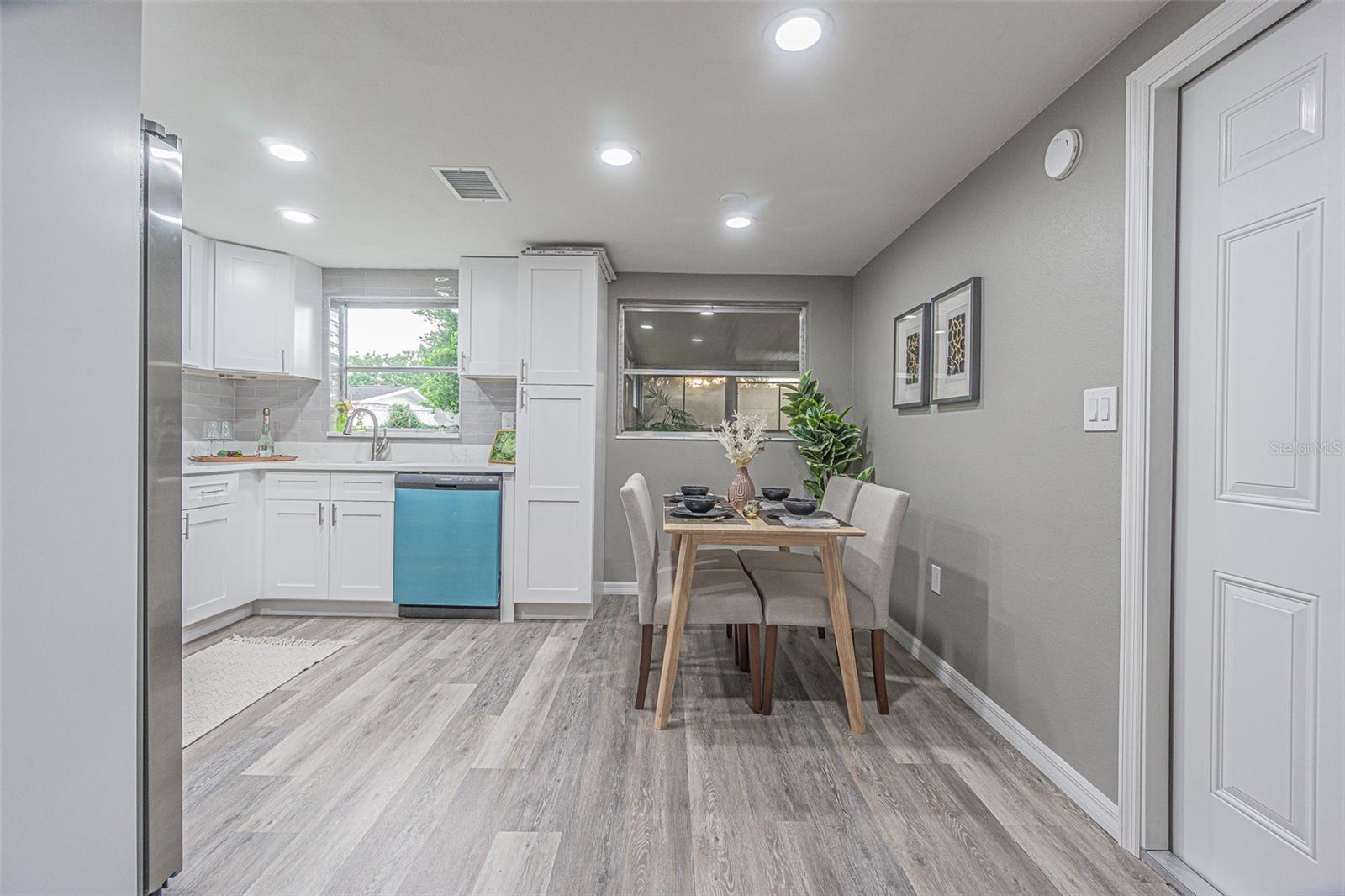 4901 DAPHNE ST — photo 8