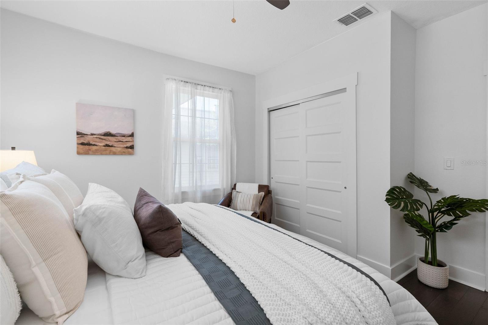 415 W AMELIA AVE — photo 20