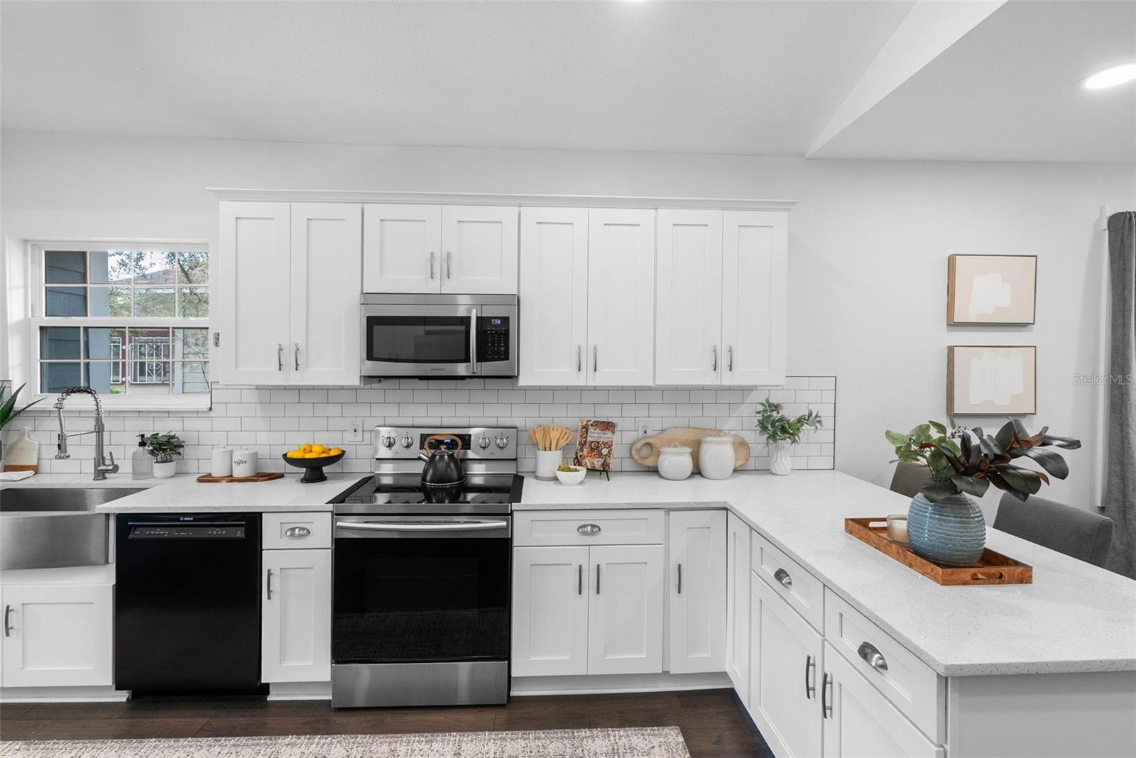 415 W AMELIA AVE — photo 10