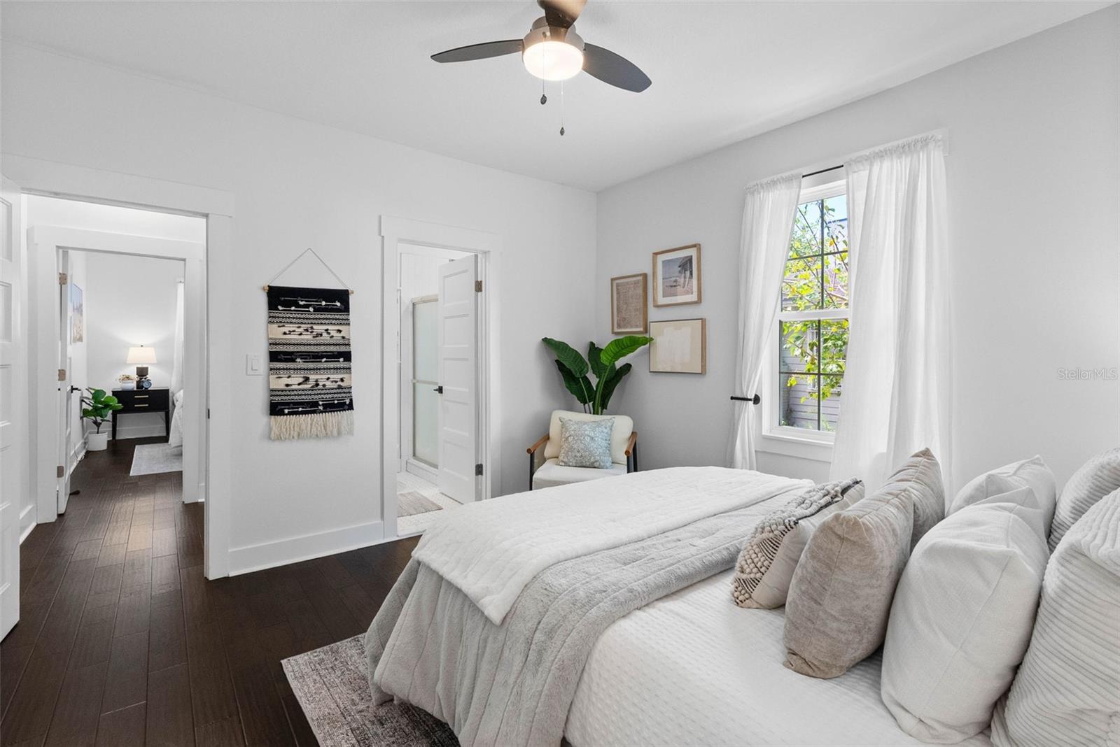 415 W AMELIA AVE — photo 24