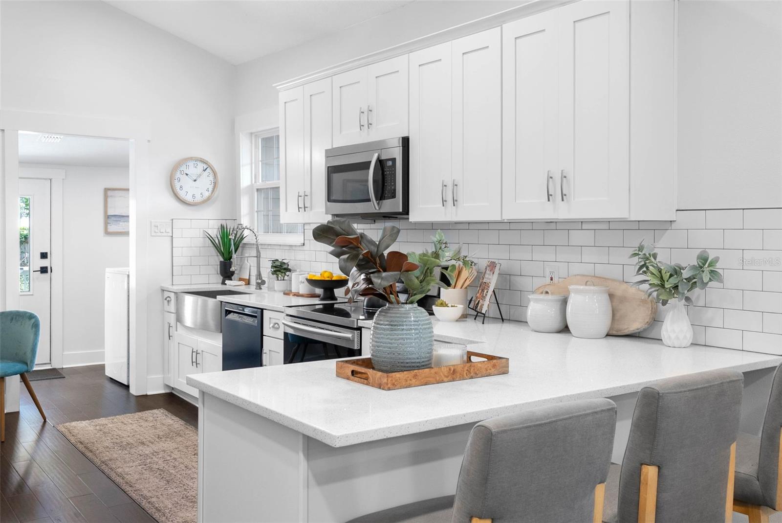 415 W AMELIA AVE — photo 15