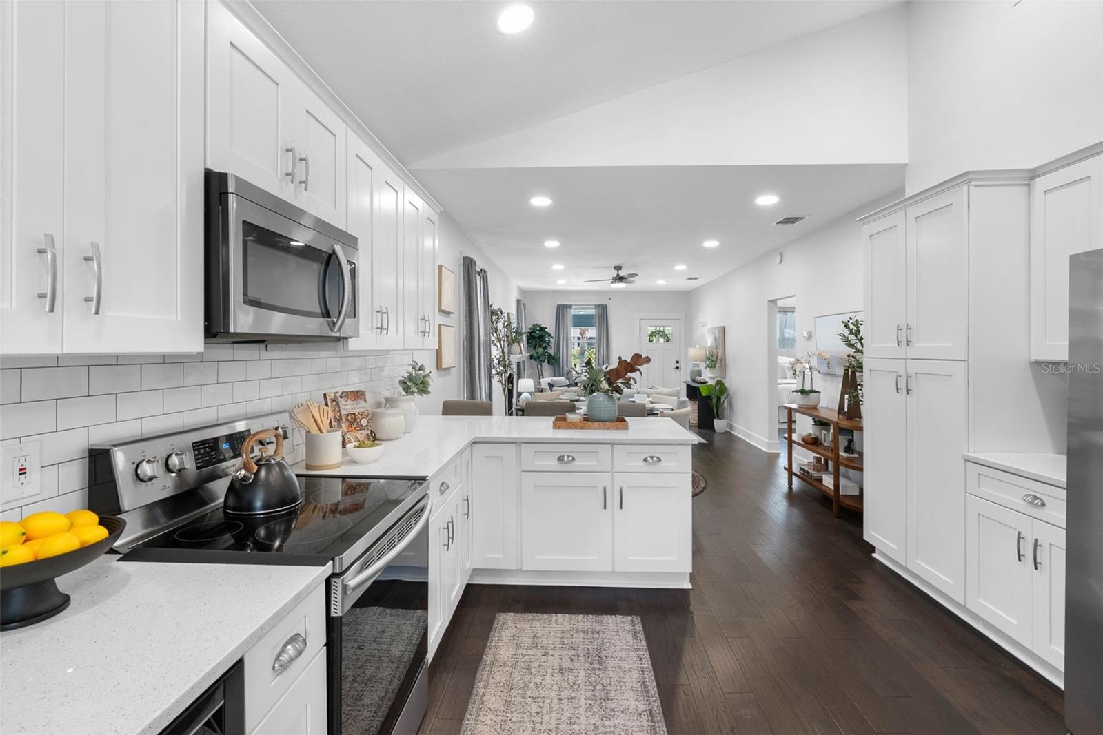 415 W AMELIA AVE — photo 14