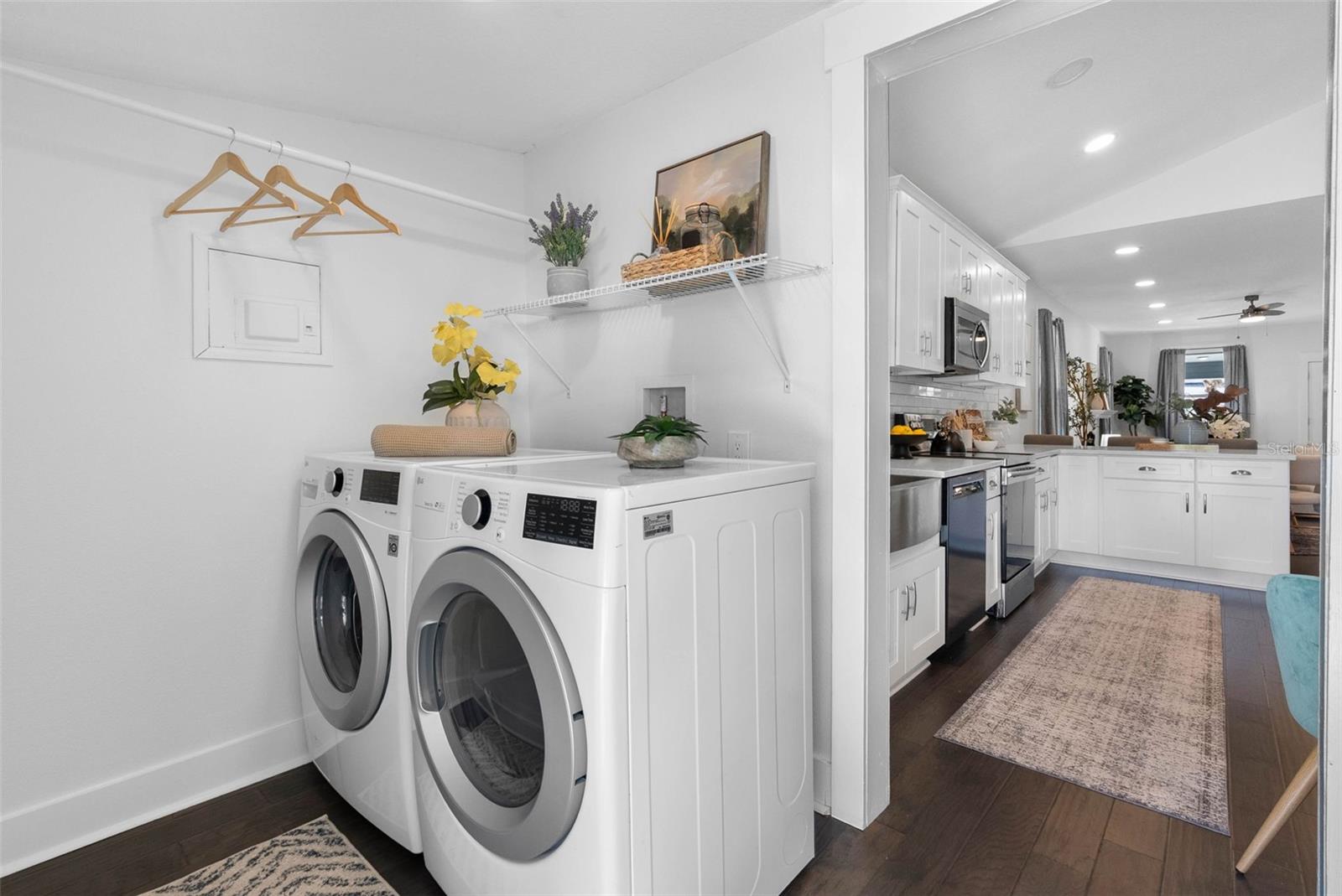 415 W AMELIA AVE — photo 25