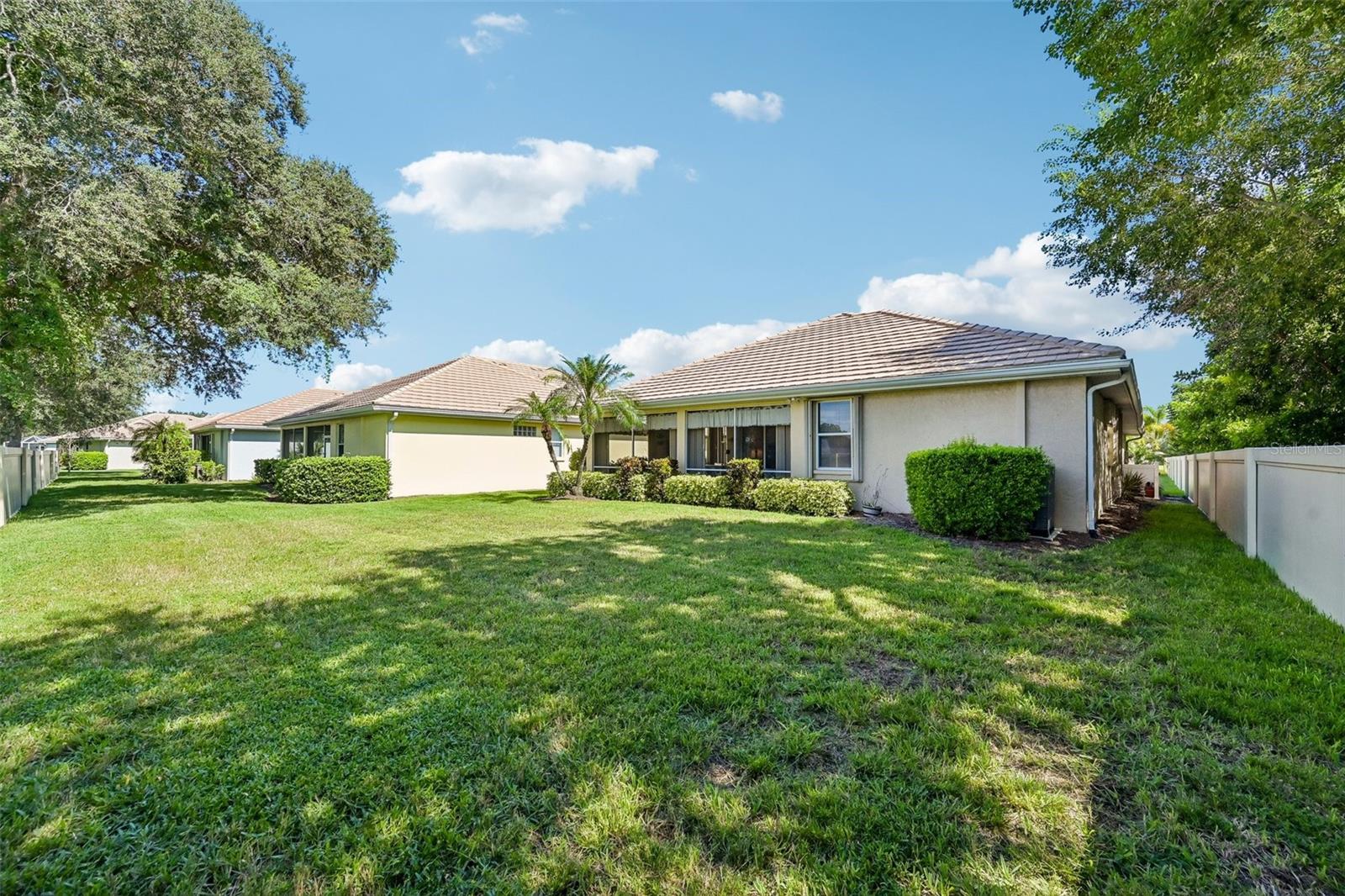 2891 WHISPERING PINE LN — photo 36