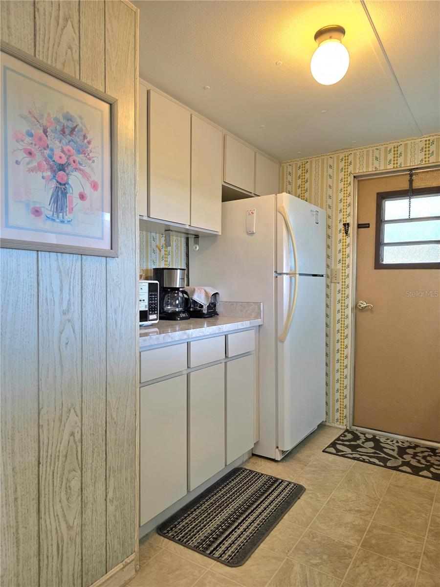 37048 LOIS AVE — photo 8