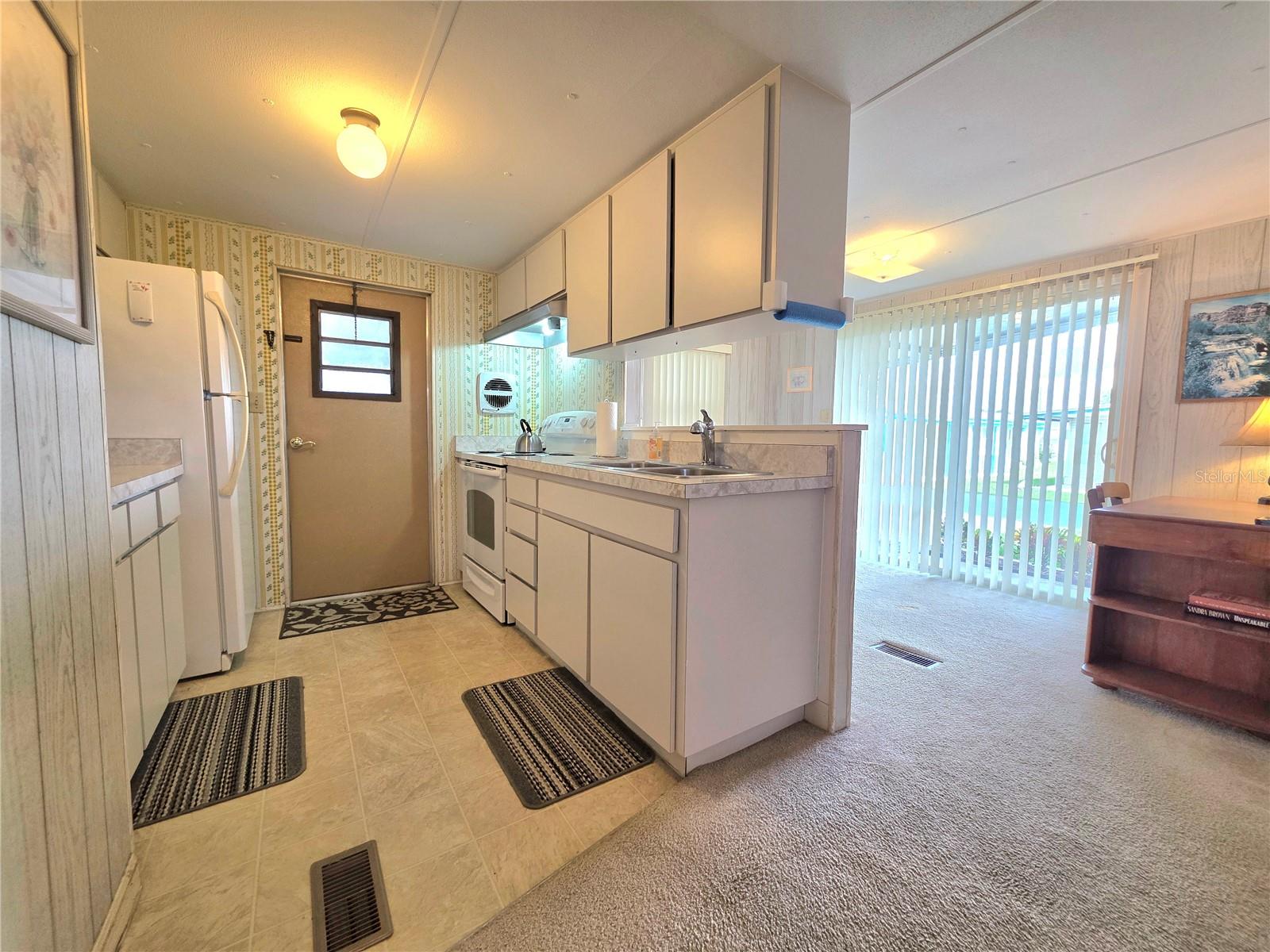 37048 LOIS AVE — photo 9