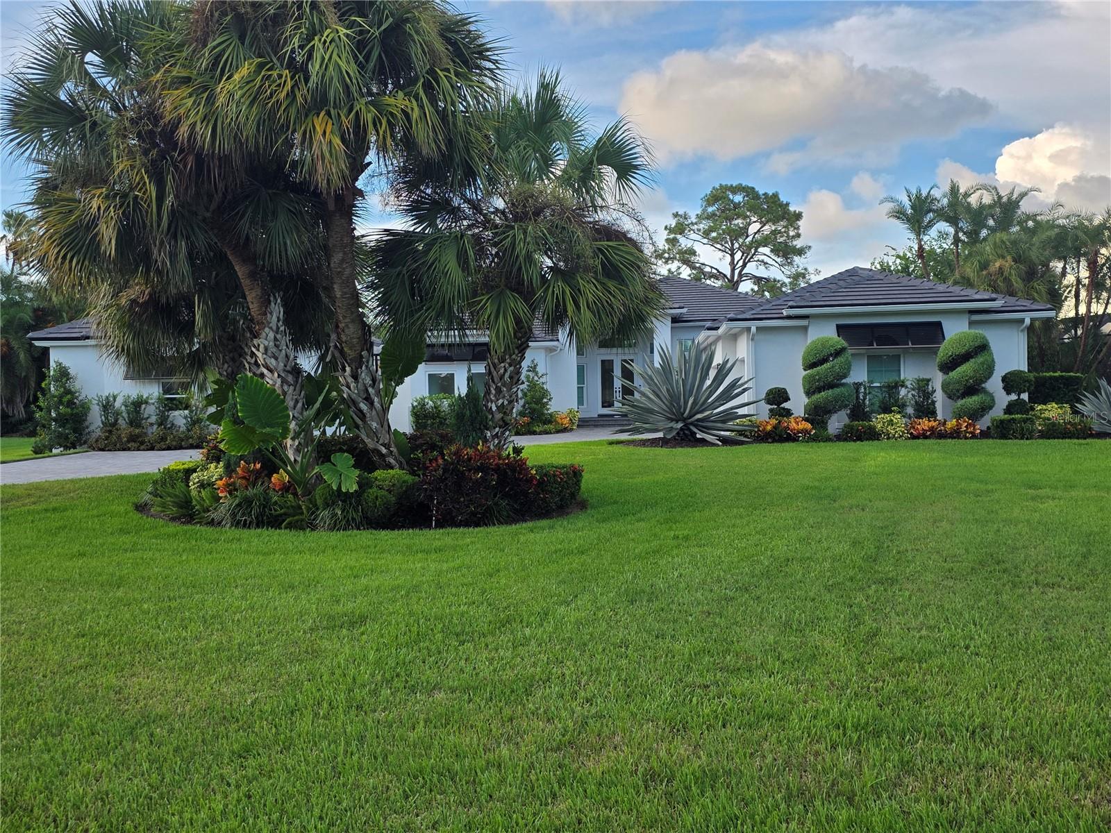 794 LYTHAM CIR — photo 3