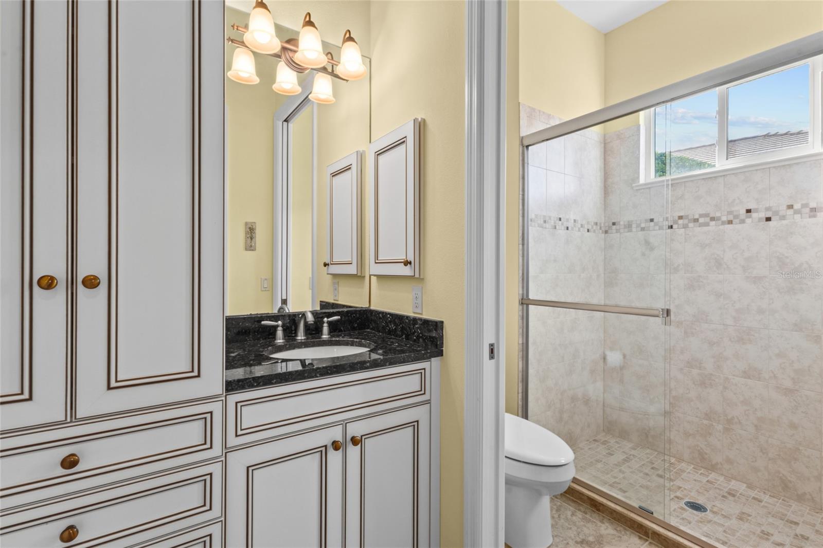 1632 LANCASHIRE DR — photo 36