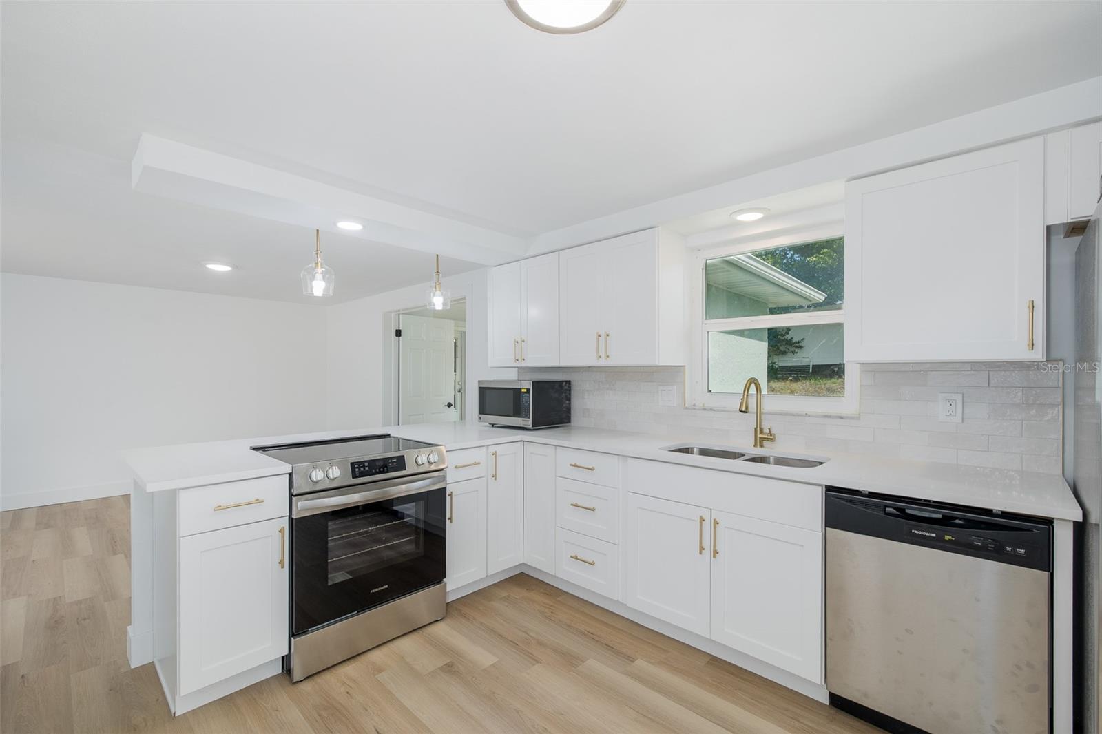 7641 JUDITH CRES — photo 15