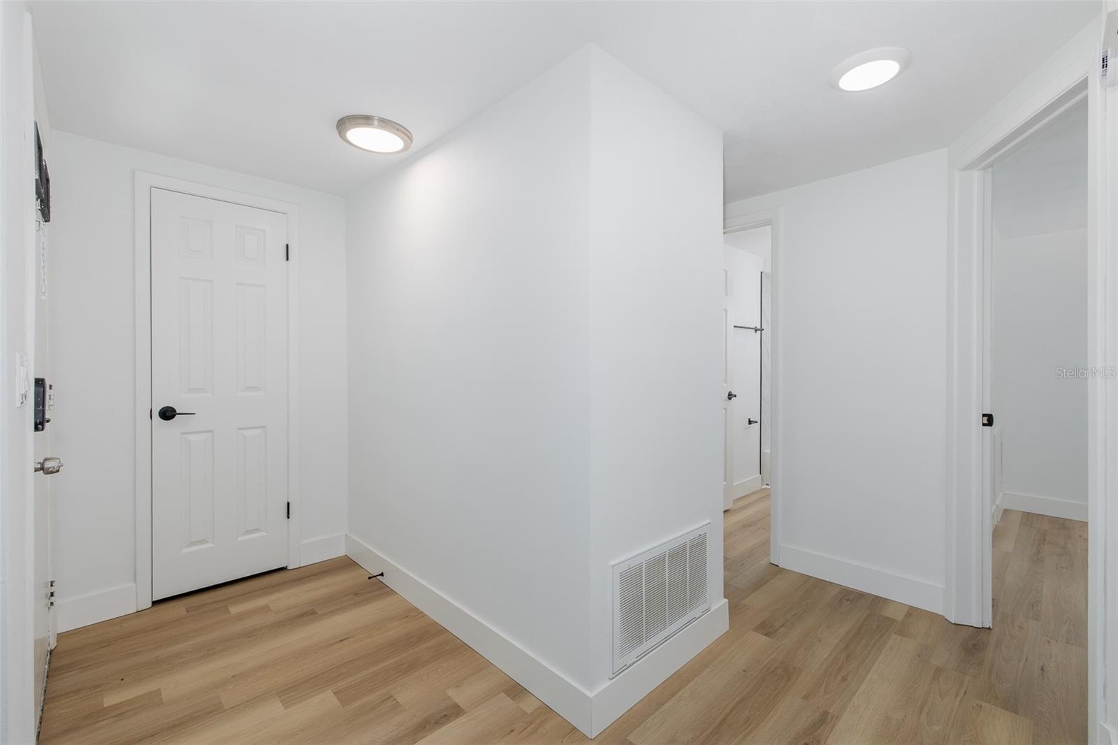 7641 JUDITH CRES — photo 4
