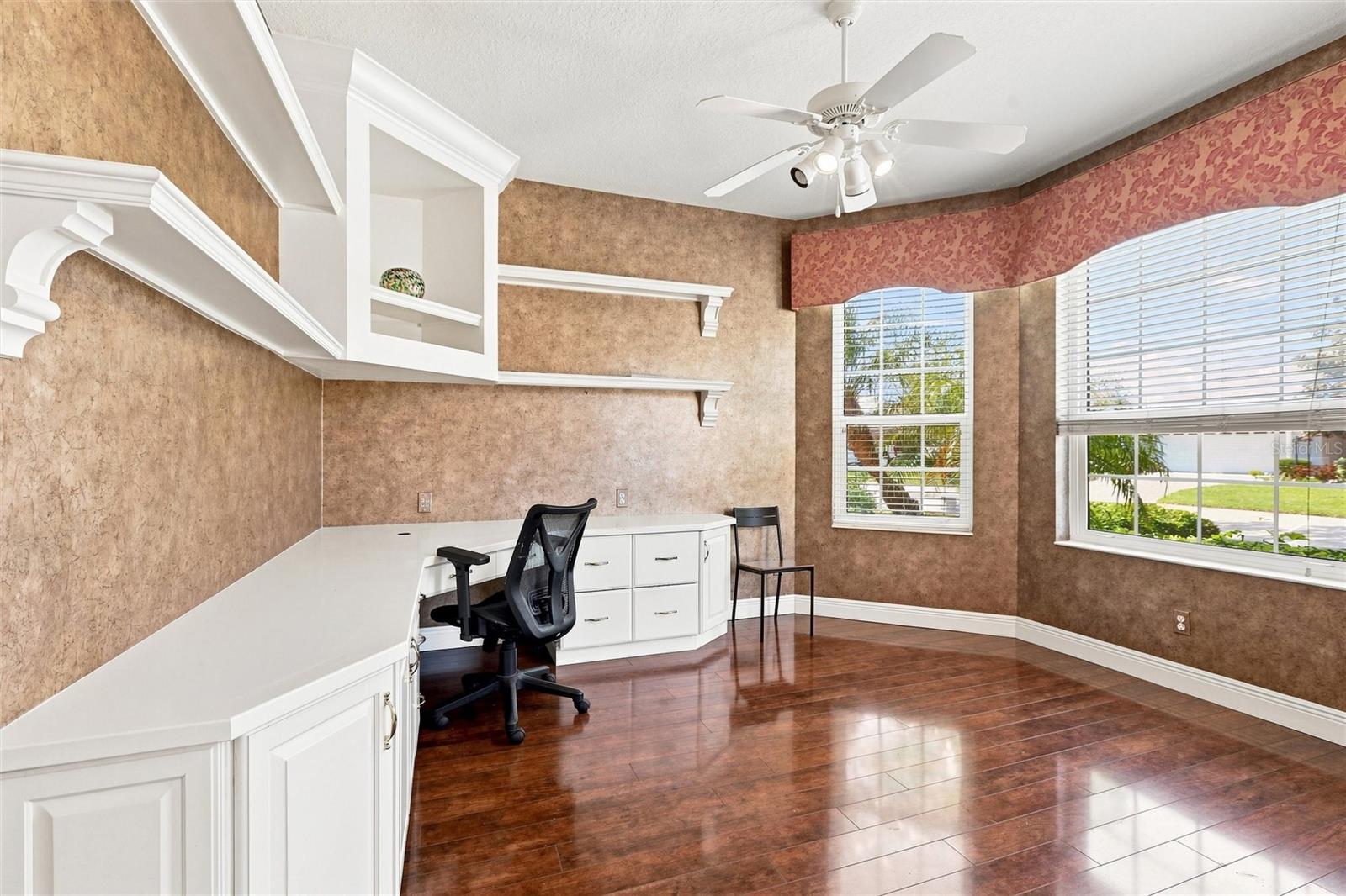 1328 THORNAPPLE DR — photo 3
