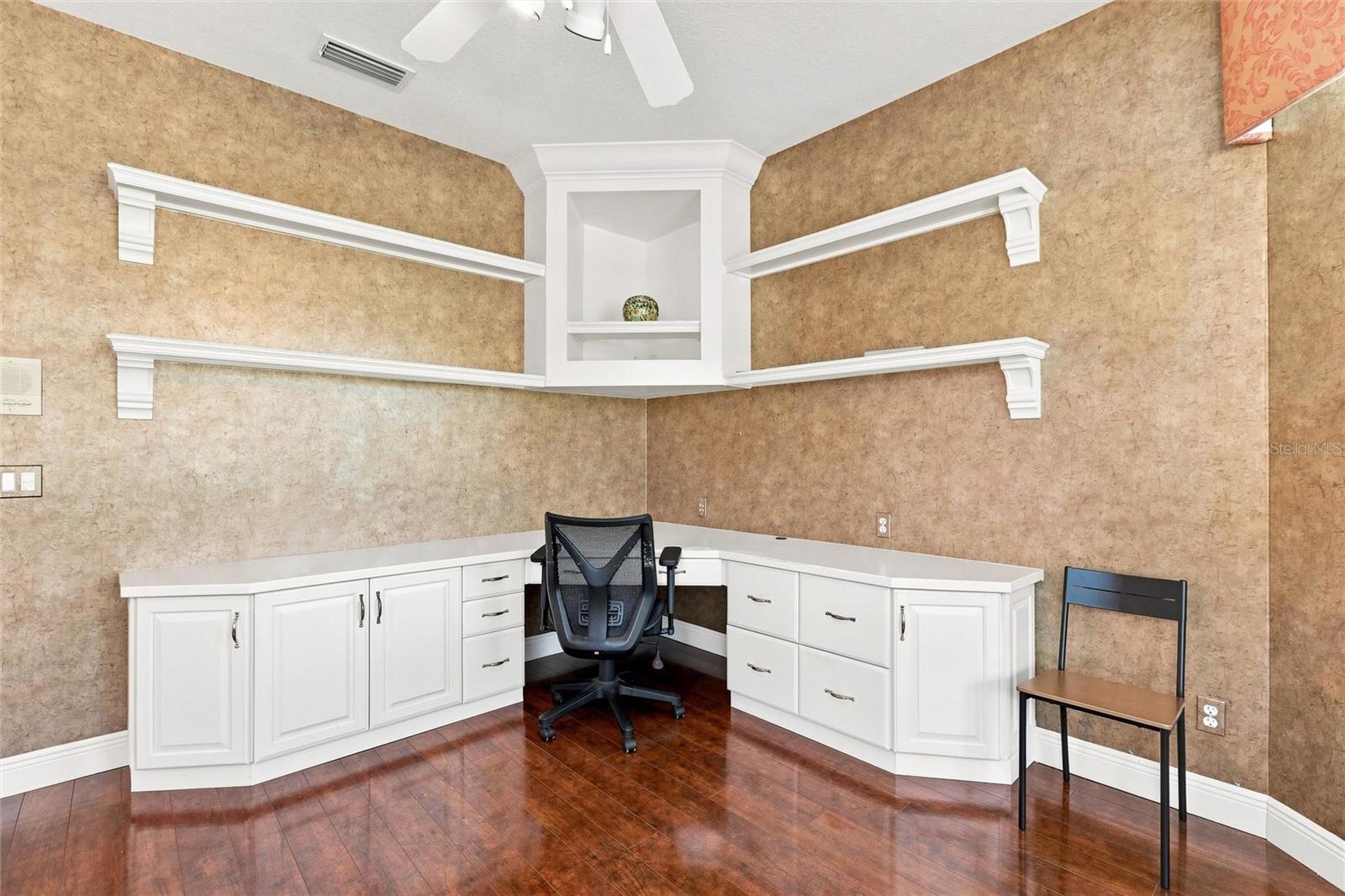 1328 THORNAPPLE DR — photo 4