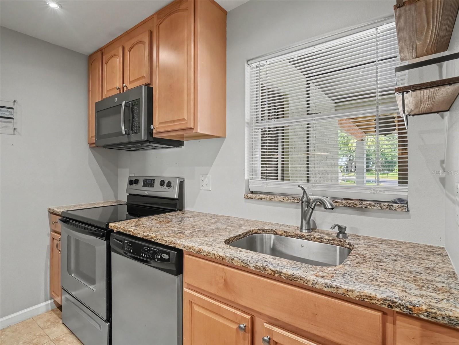 3390 RAMBLEWOOD CT — photo 9