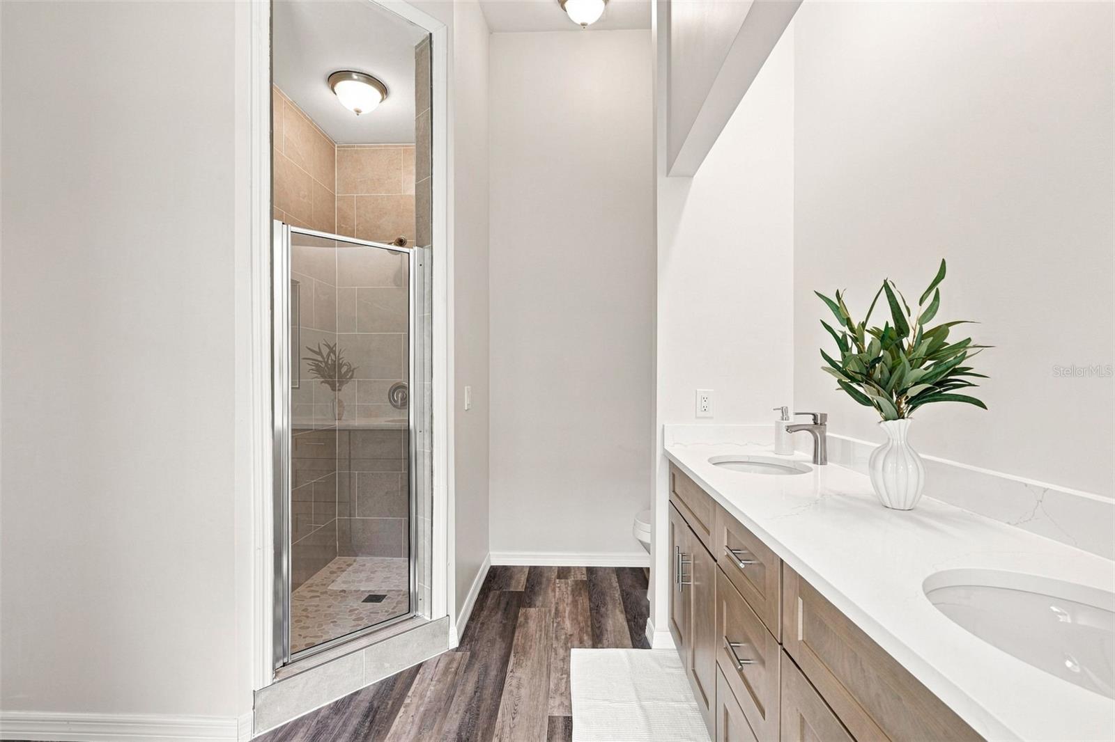 924 HARBOR TOWN DR — photo 24
