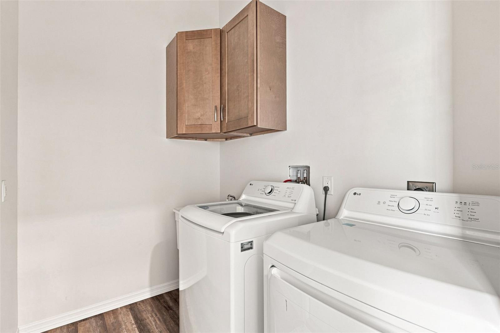 924 HARBOR TOWN DR — photo 31