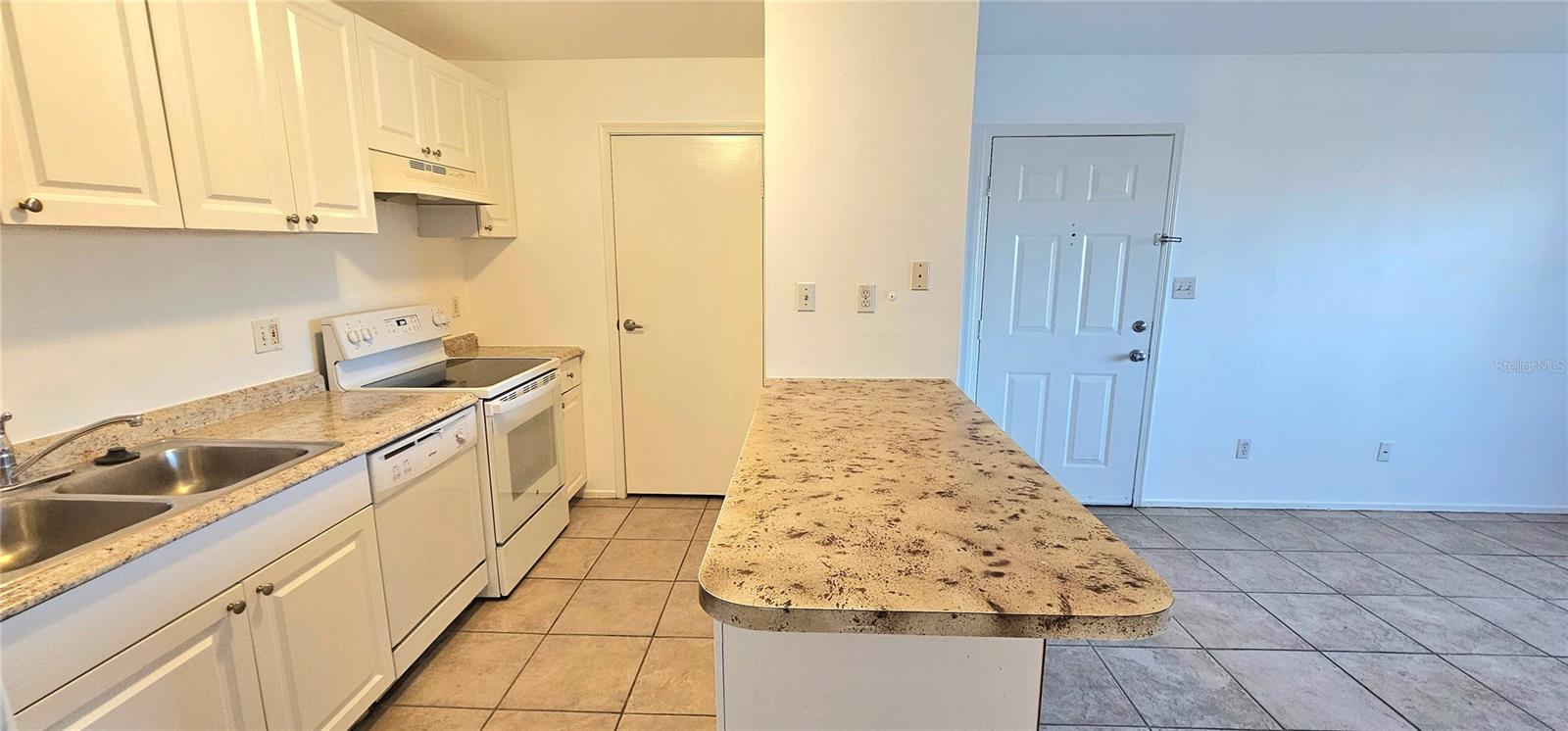 1400 GANDY BLVD N #512 — photo 7