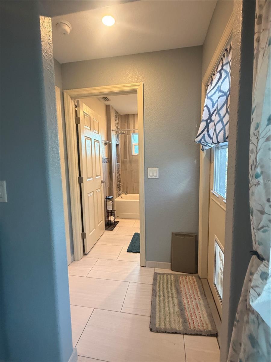 1521 FOXCROFT DR W — photo 21