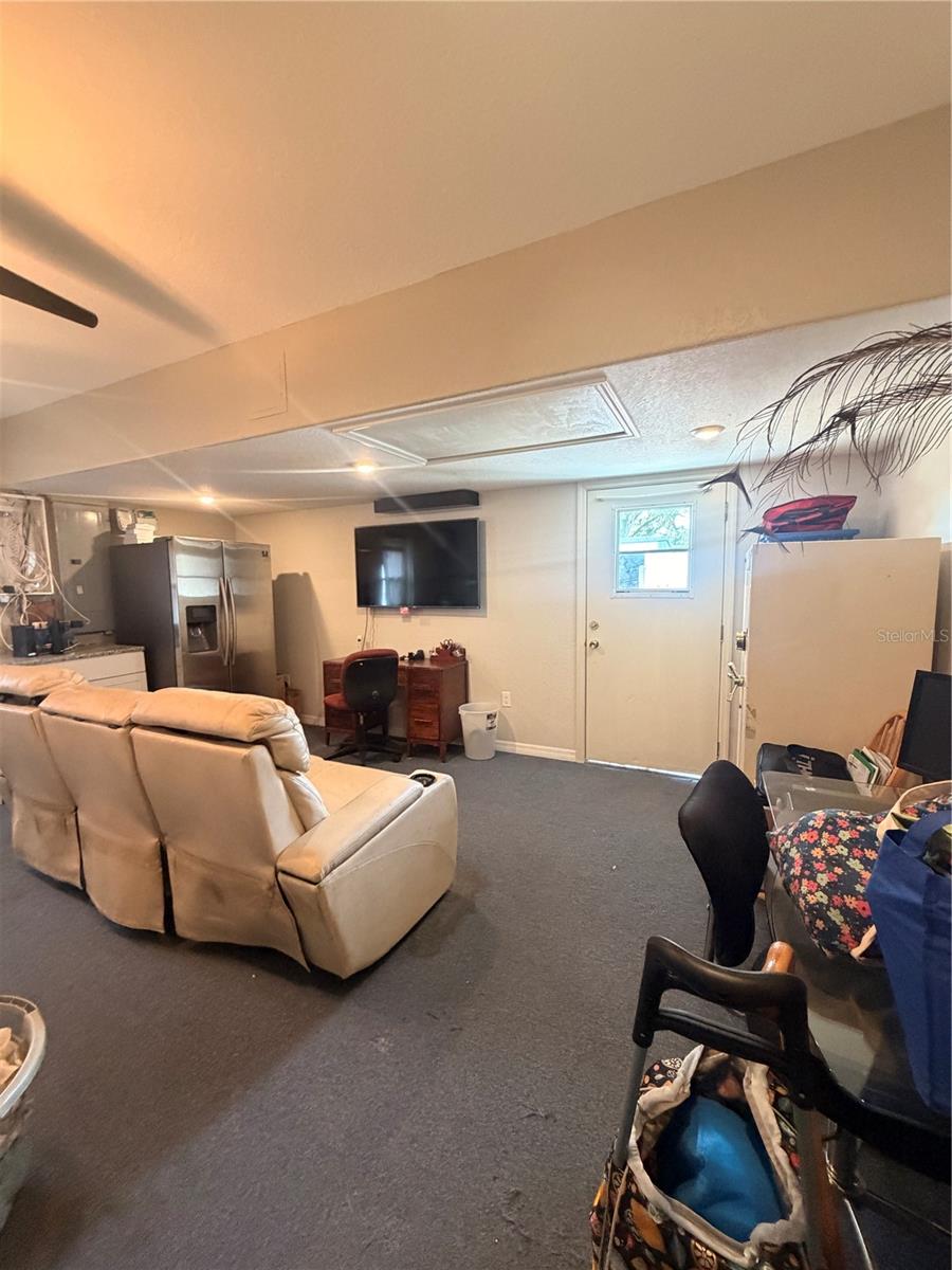 1521 FOXCROFT DR W — photo 33