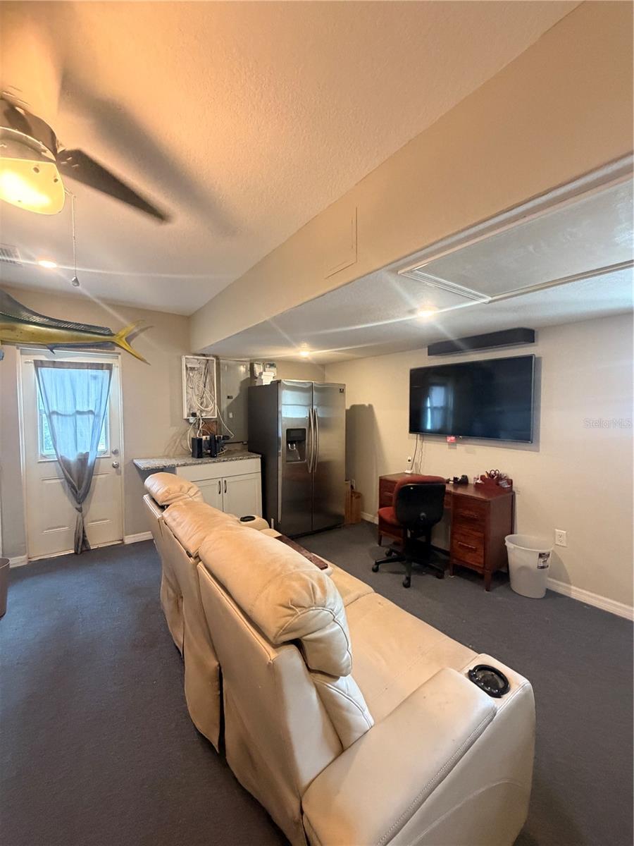 1521 FOXCROFT DR W — photo 34