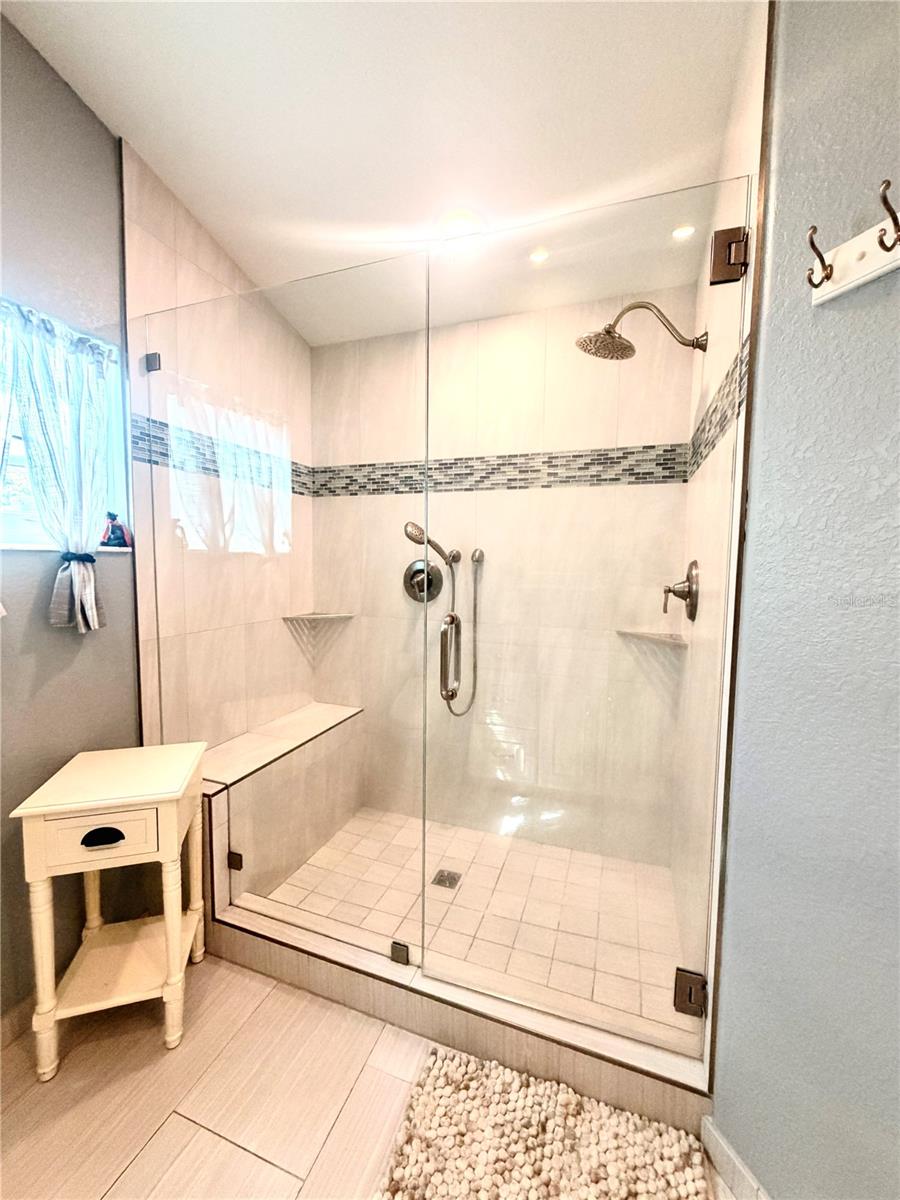 1521 FOXCROFT DR W — photo 16