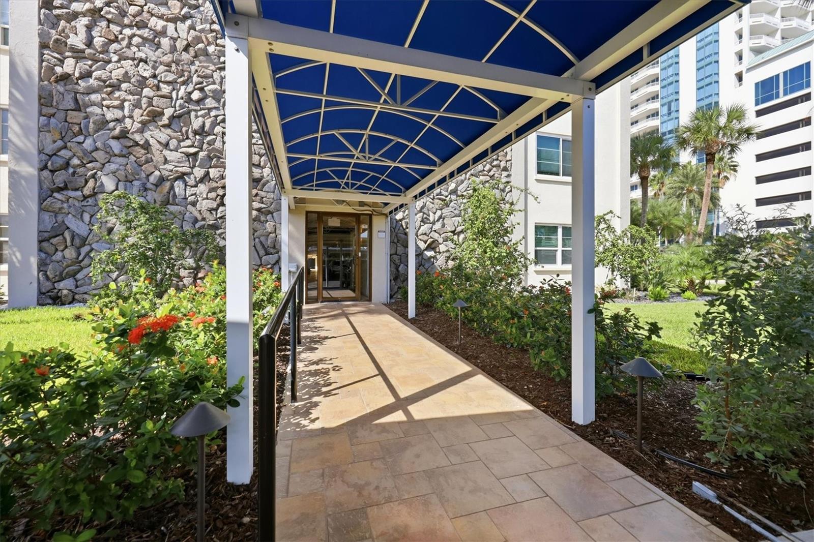 800 BENJAMIN FRANKLIN DR #501 — photo 23