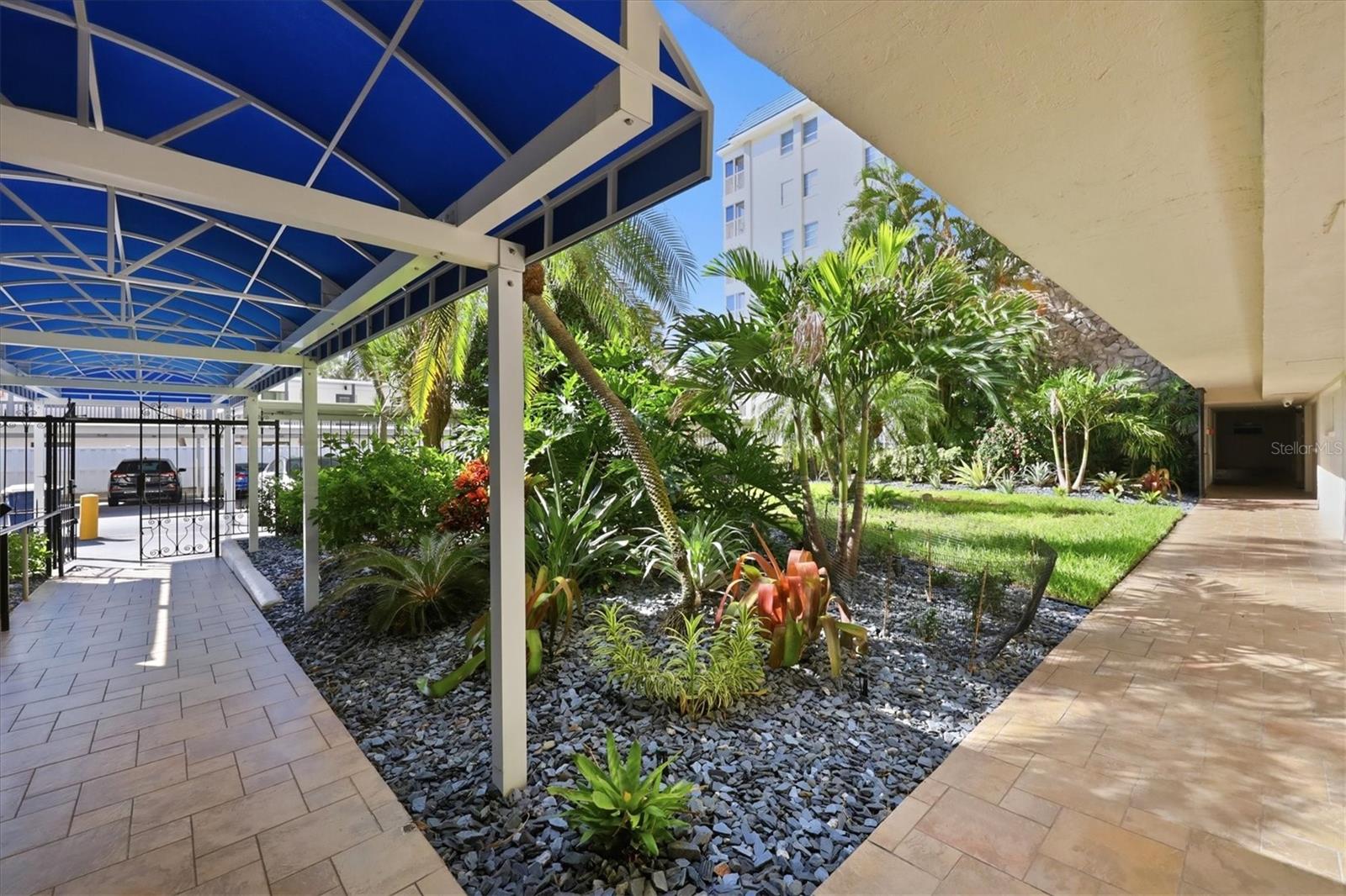 800 BENJAMIN FRANKLIN DR #501 — photo 22