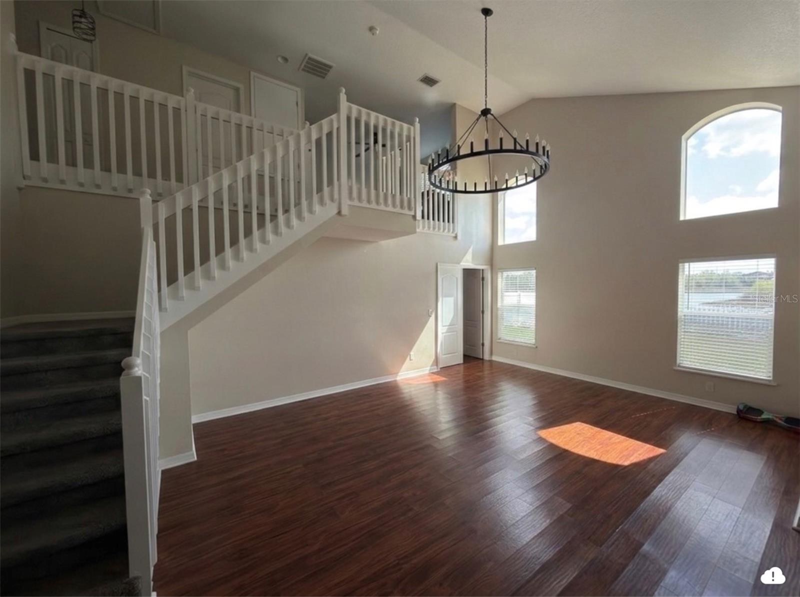 8103 TAR HOLLOW DR — photo 3