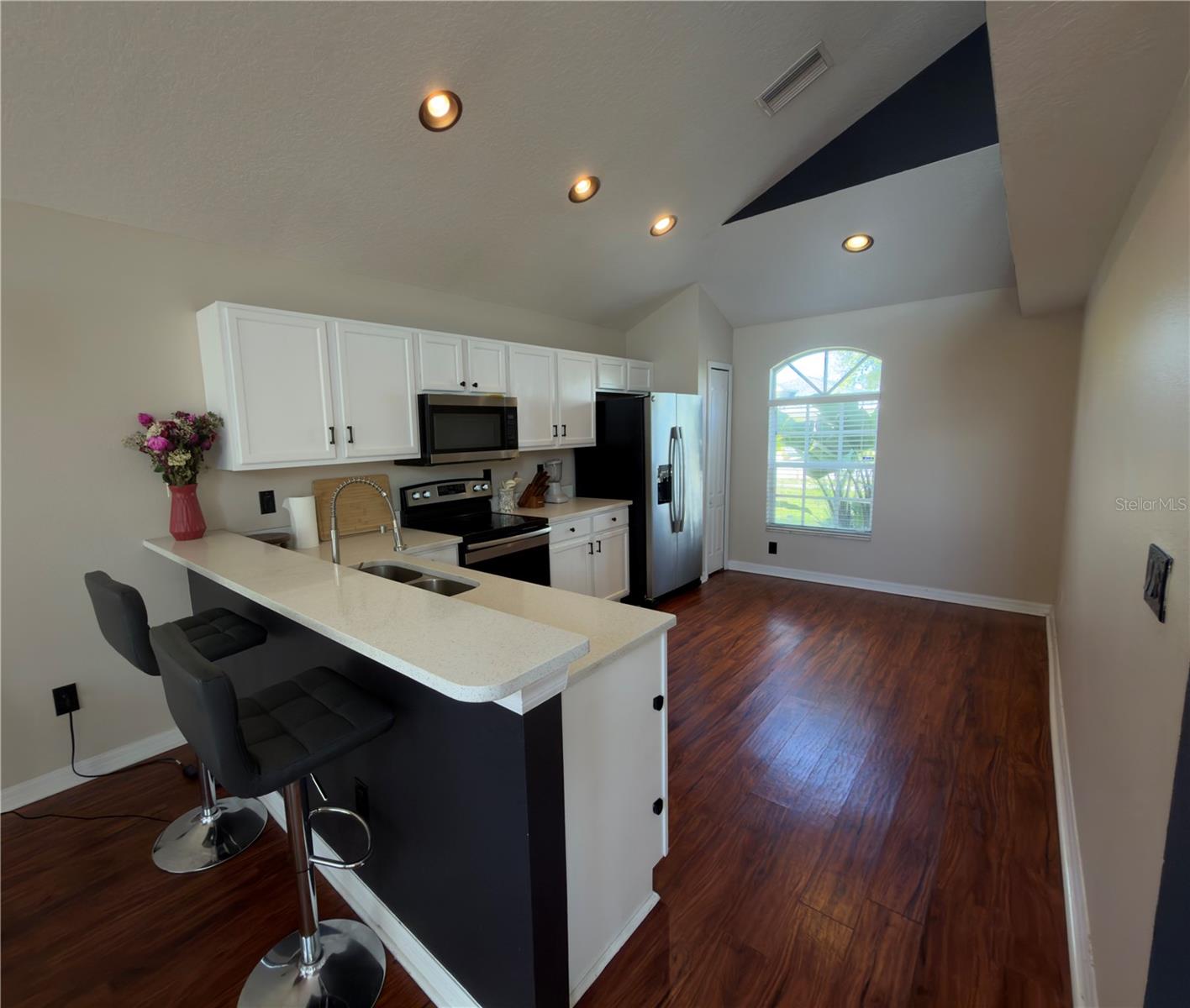 8103 TAR HOLLOW DR — photo 5