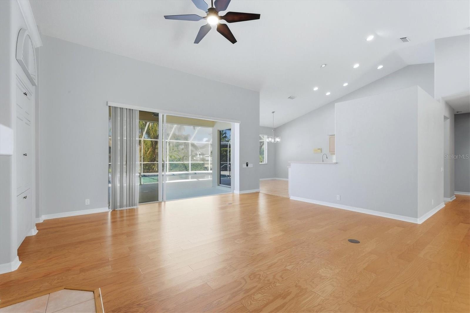 8404 MISTY MORNING CT — photo 15