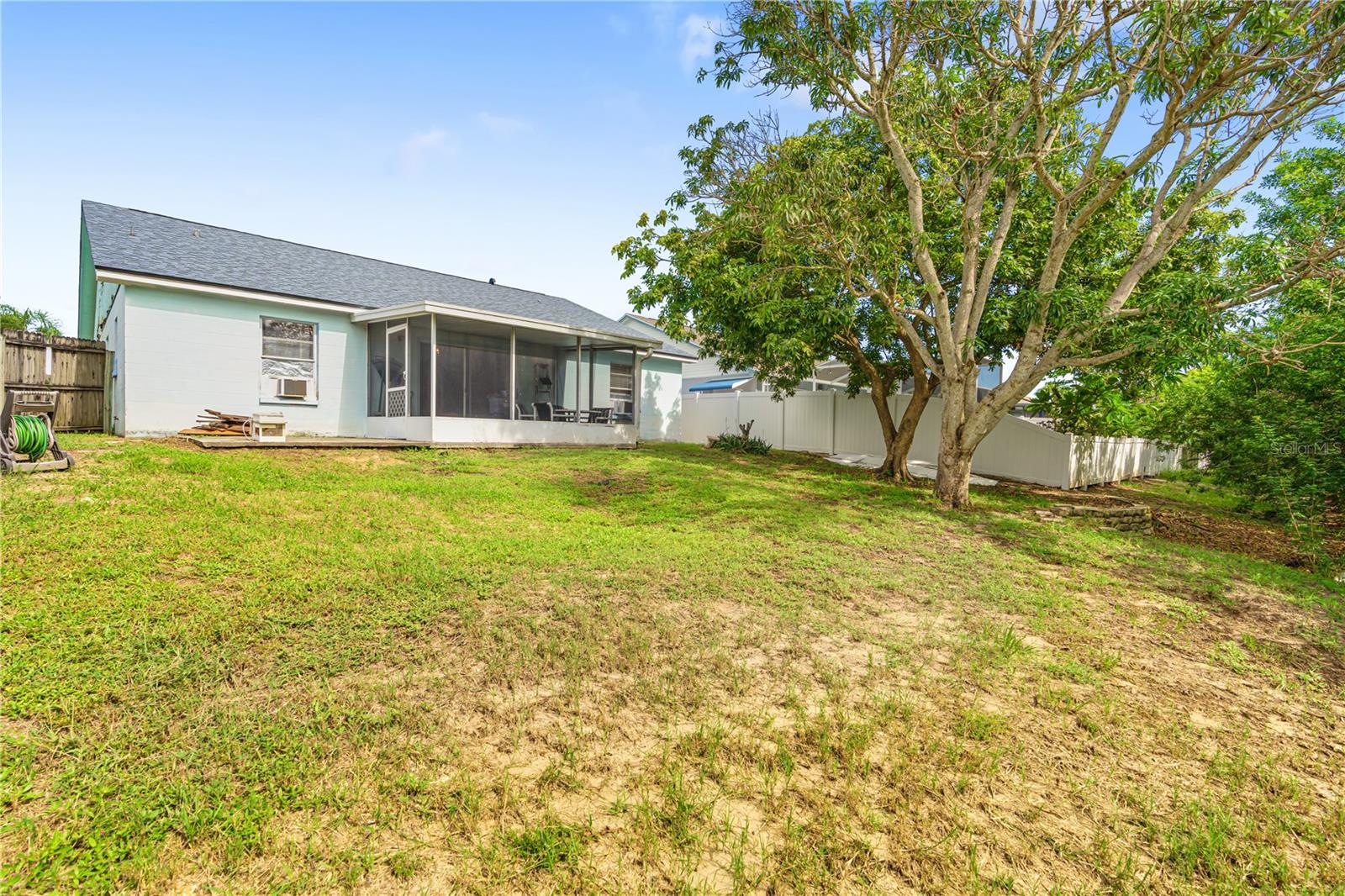 218 LOOKOUT DR — photo 27