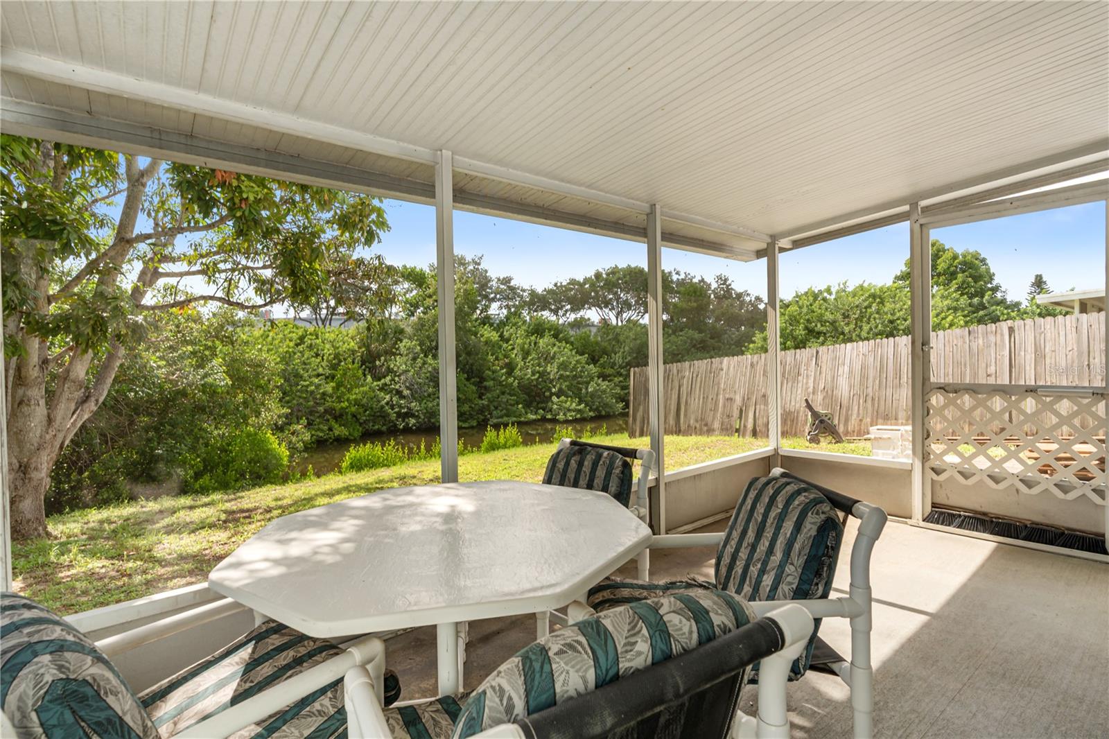 218 LOOKOUT DR — photo 26