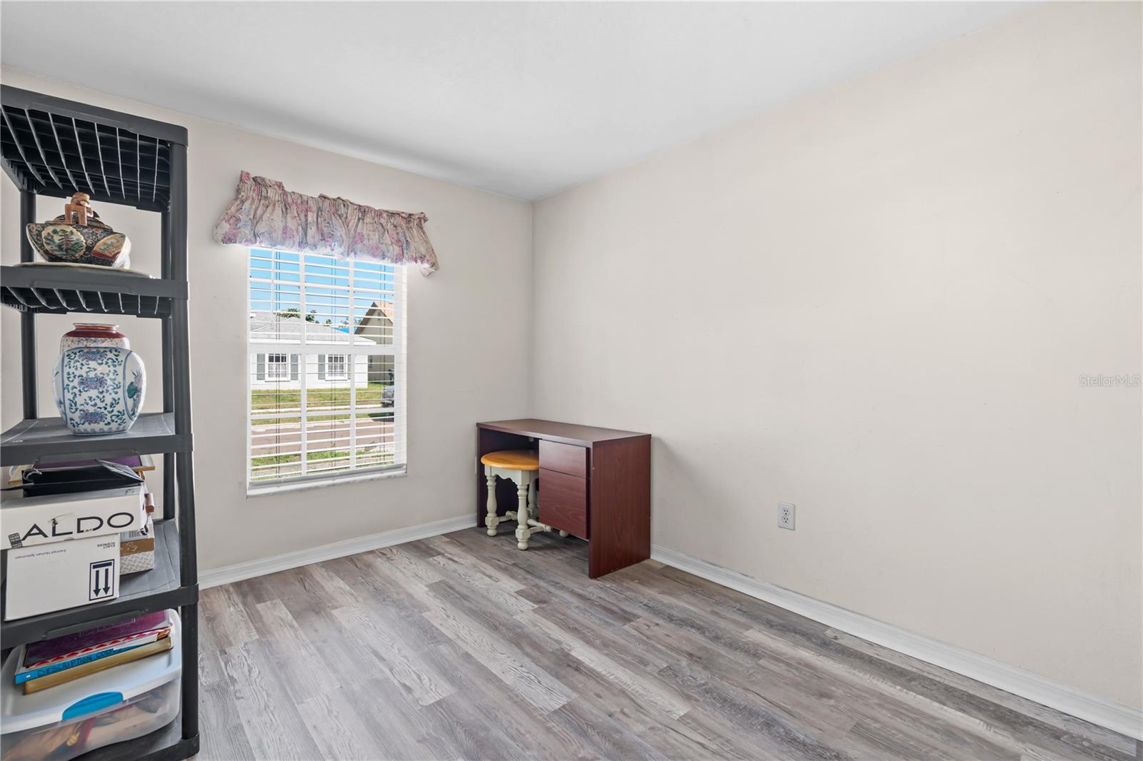 218 LOOKOUT DR — photo 12