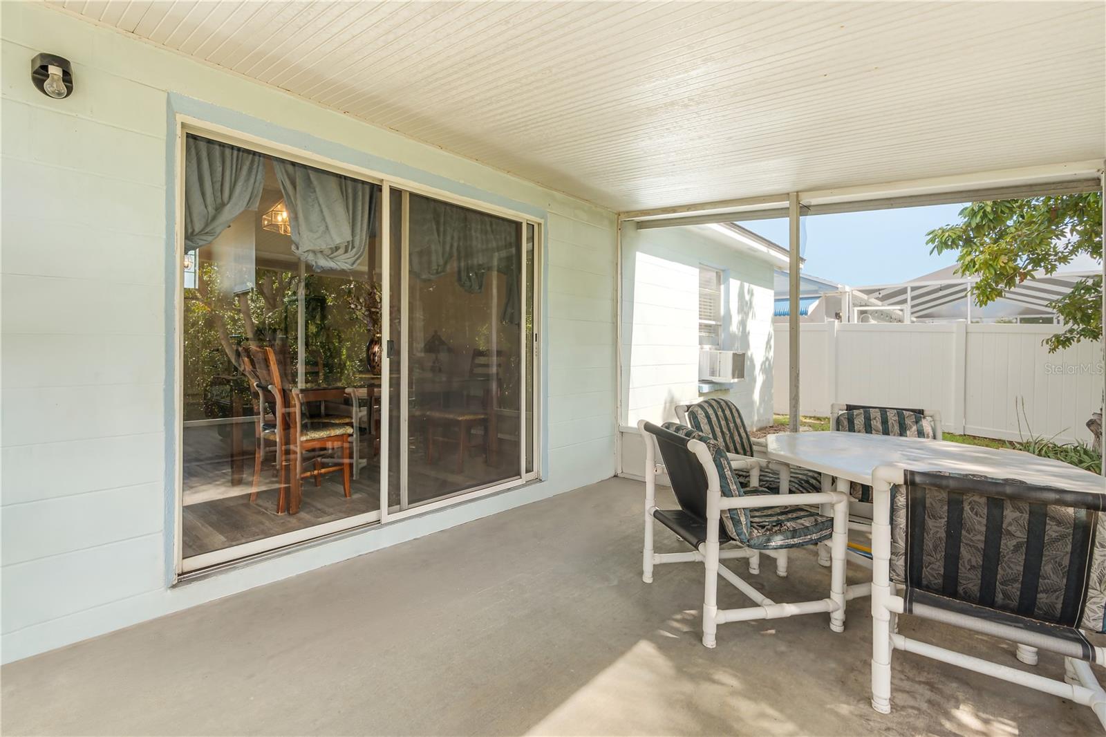 218 LOOKOUT DR — photo 25