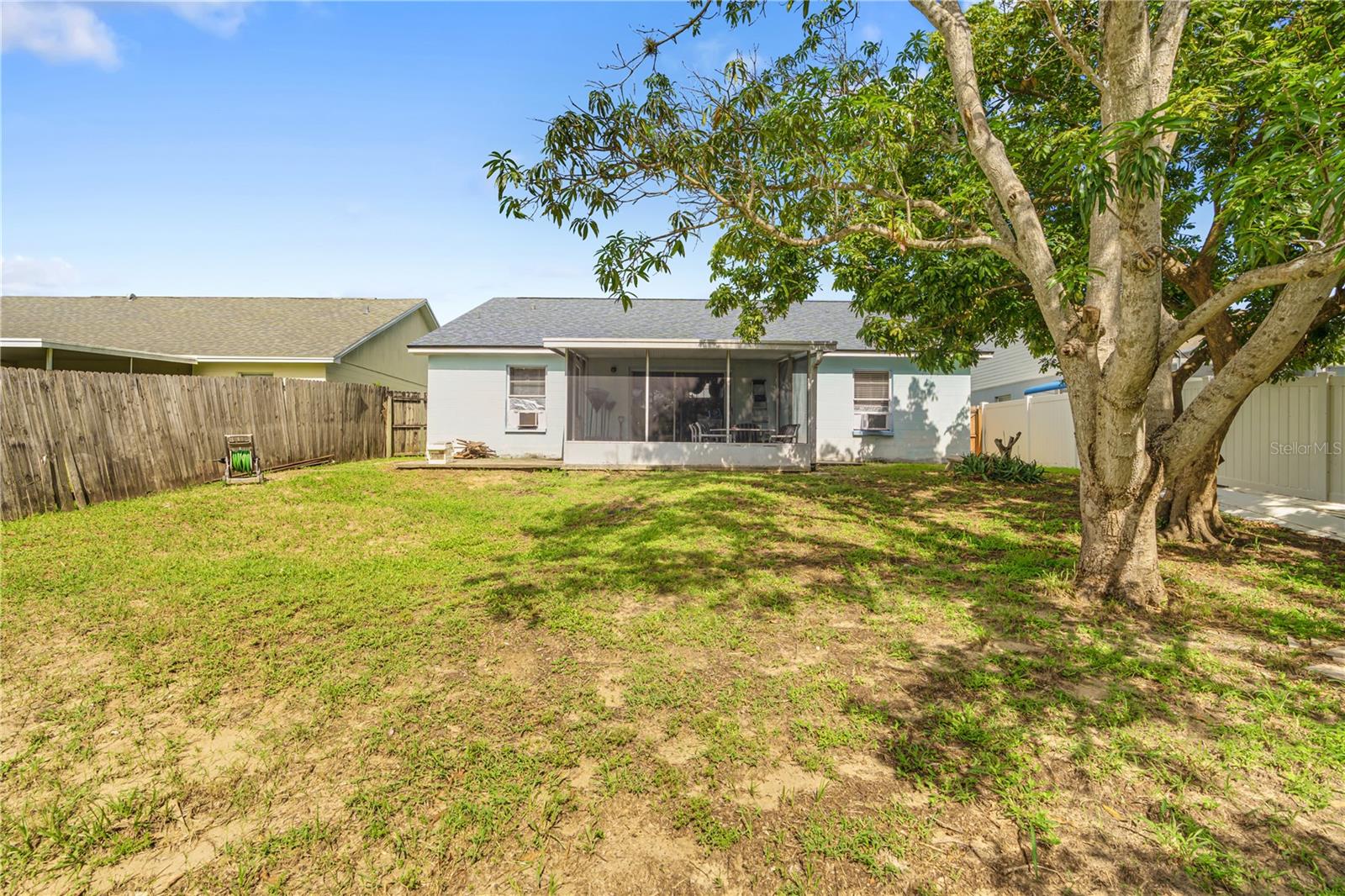 218 LOOKOUT DR — photo 28