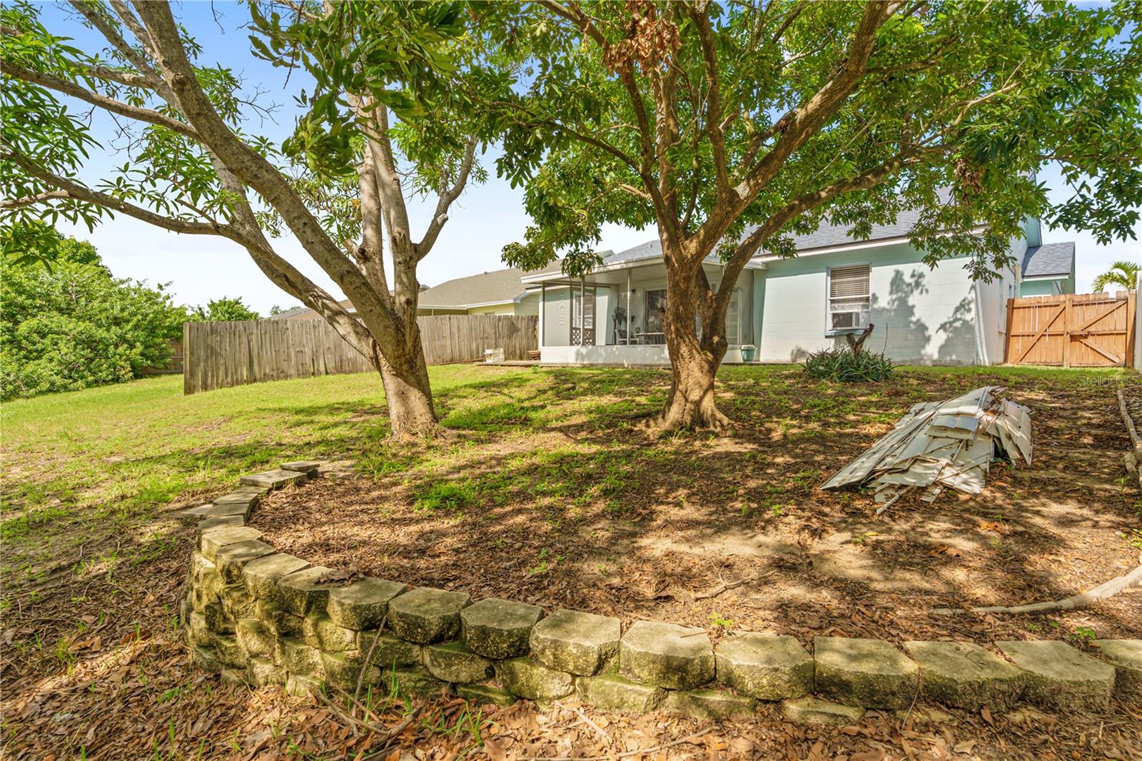 218 LOOKOUT DR — photo 29