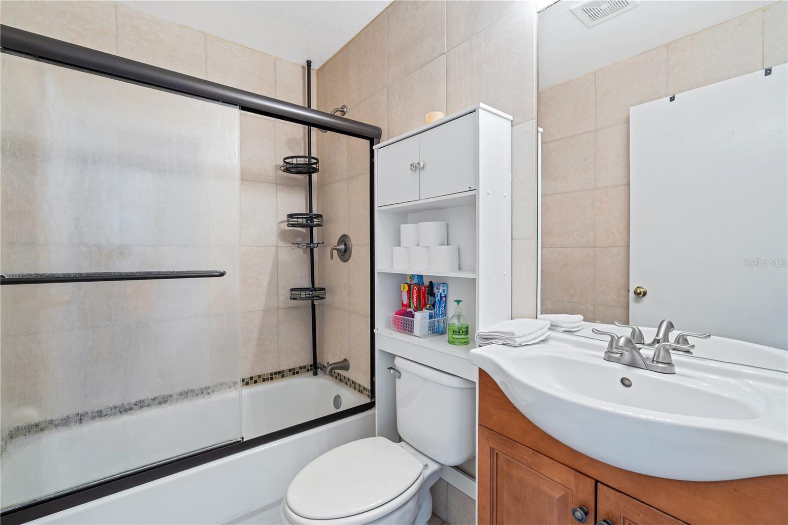 218 LOOKOUT DR — photo 11