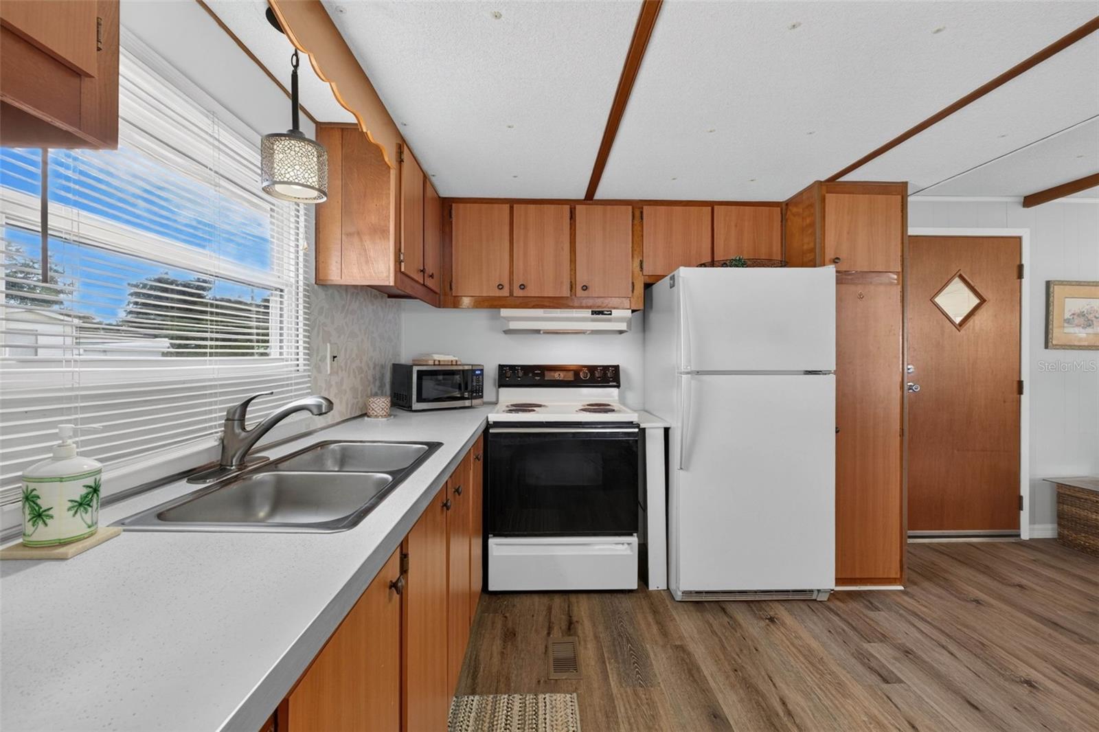 39053 OLA AVE — photo 18