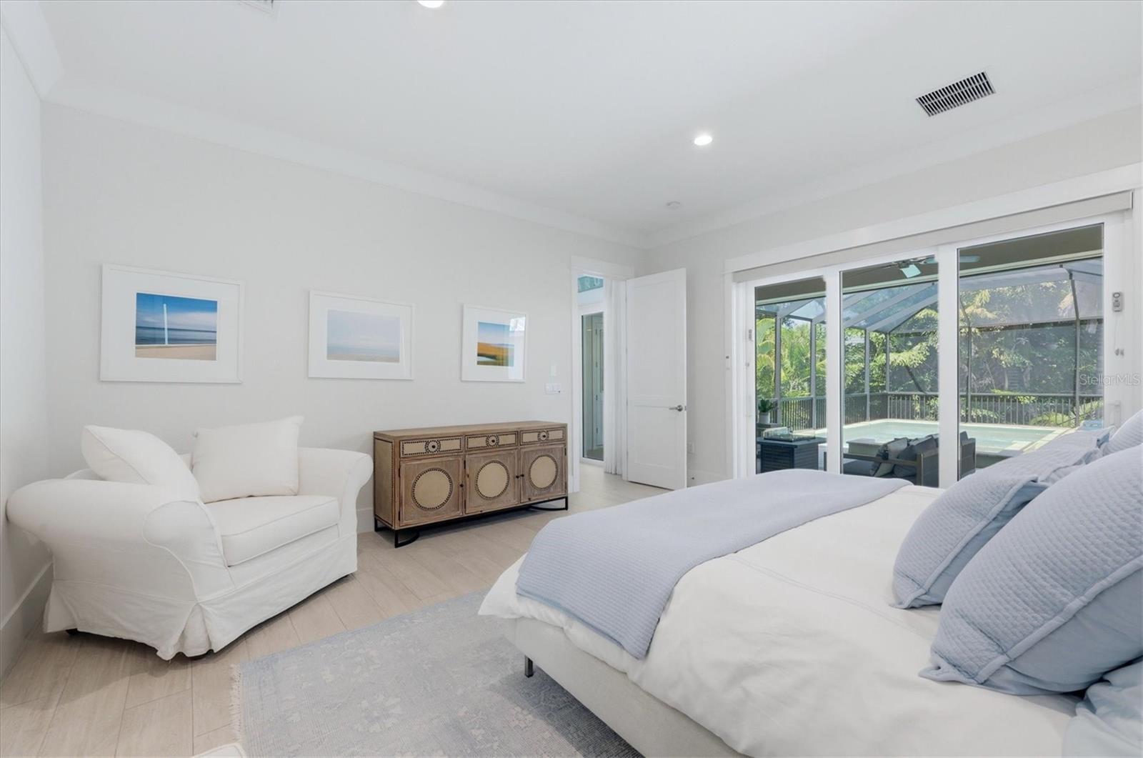 3913 ROBERTS POINT RD — photo 8