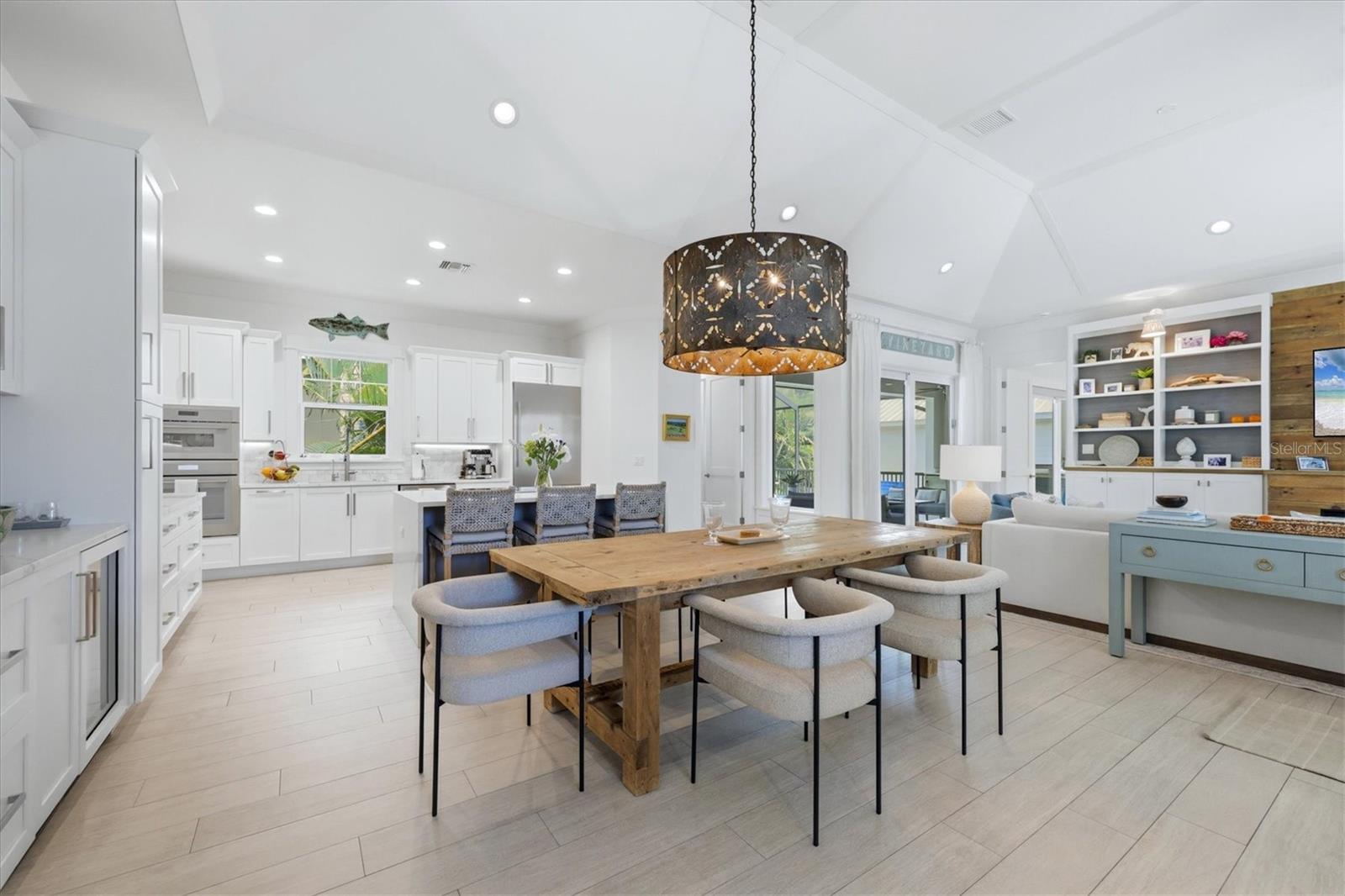 3913 ROBERTS POINT RD — photo 4